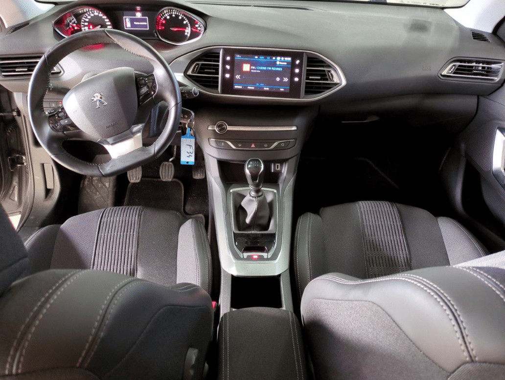 Peugeot 308 avec GPS
