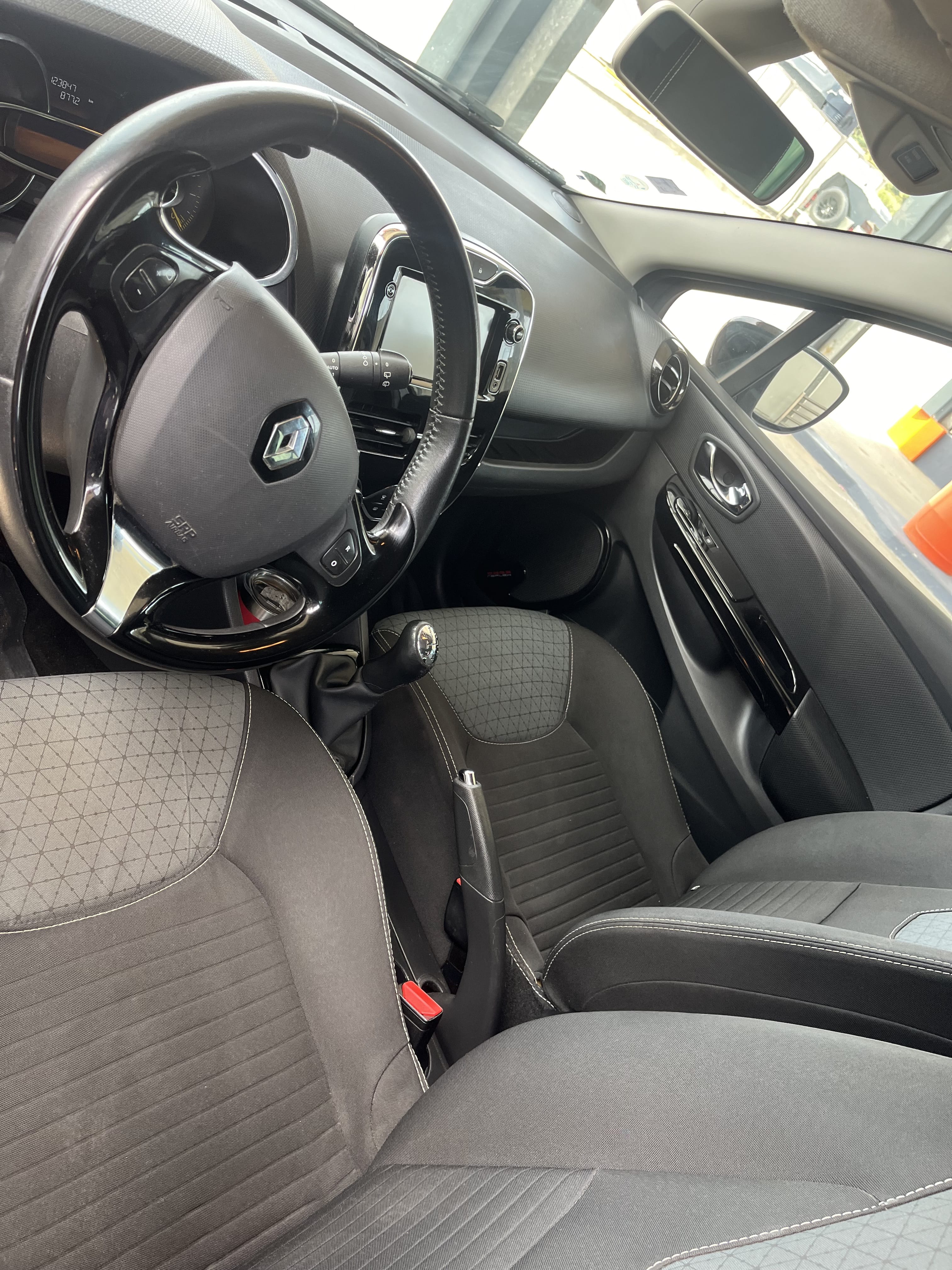 Renault Clio with Bluetooth audio