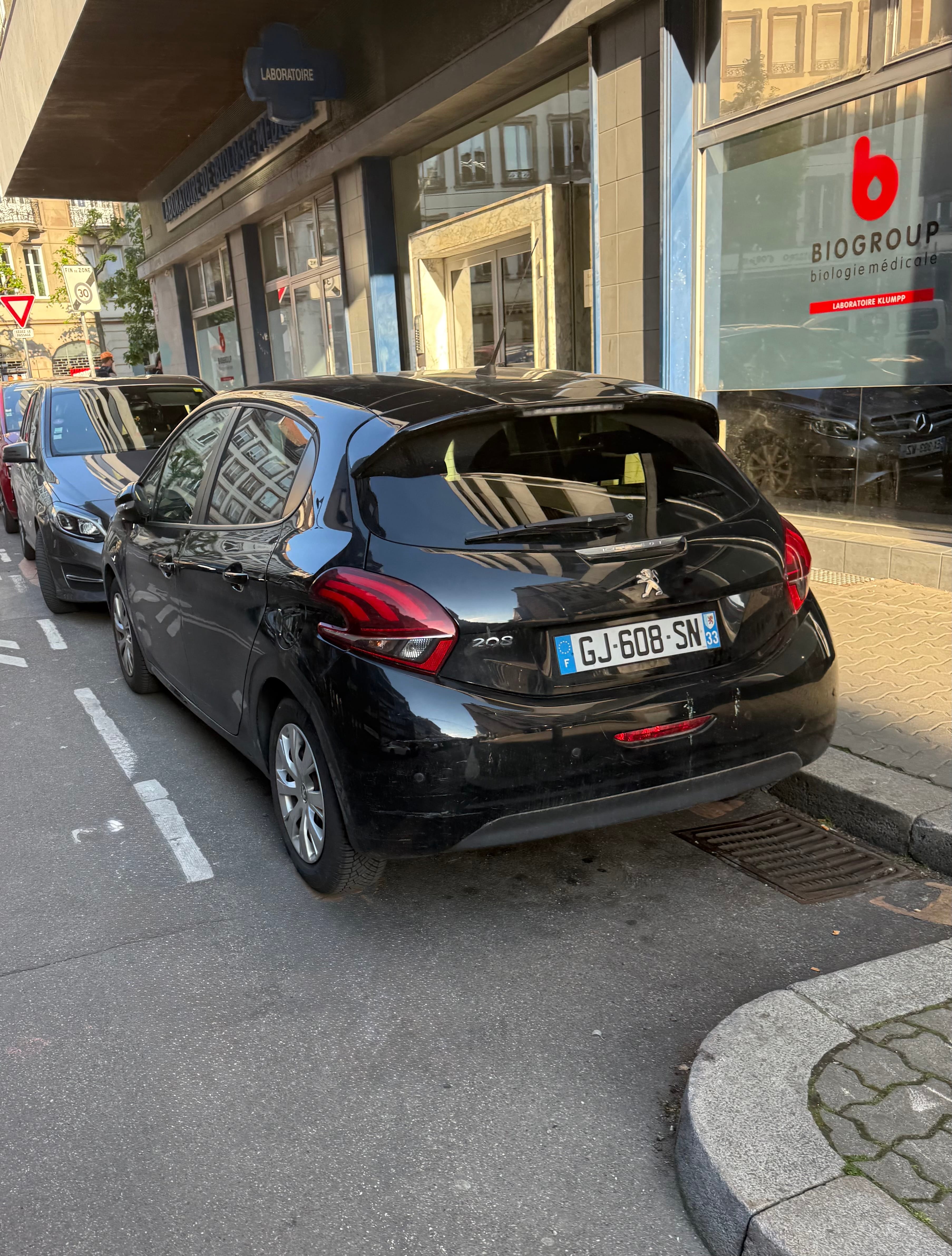 Peugeot 208 avec Climatisation