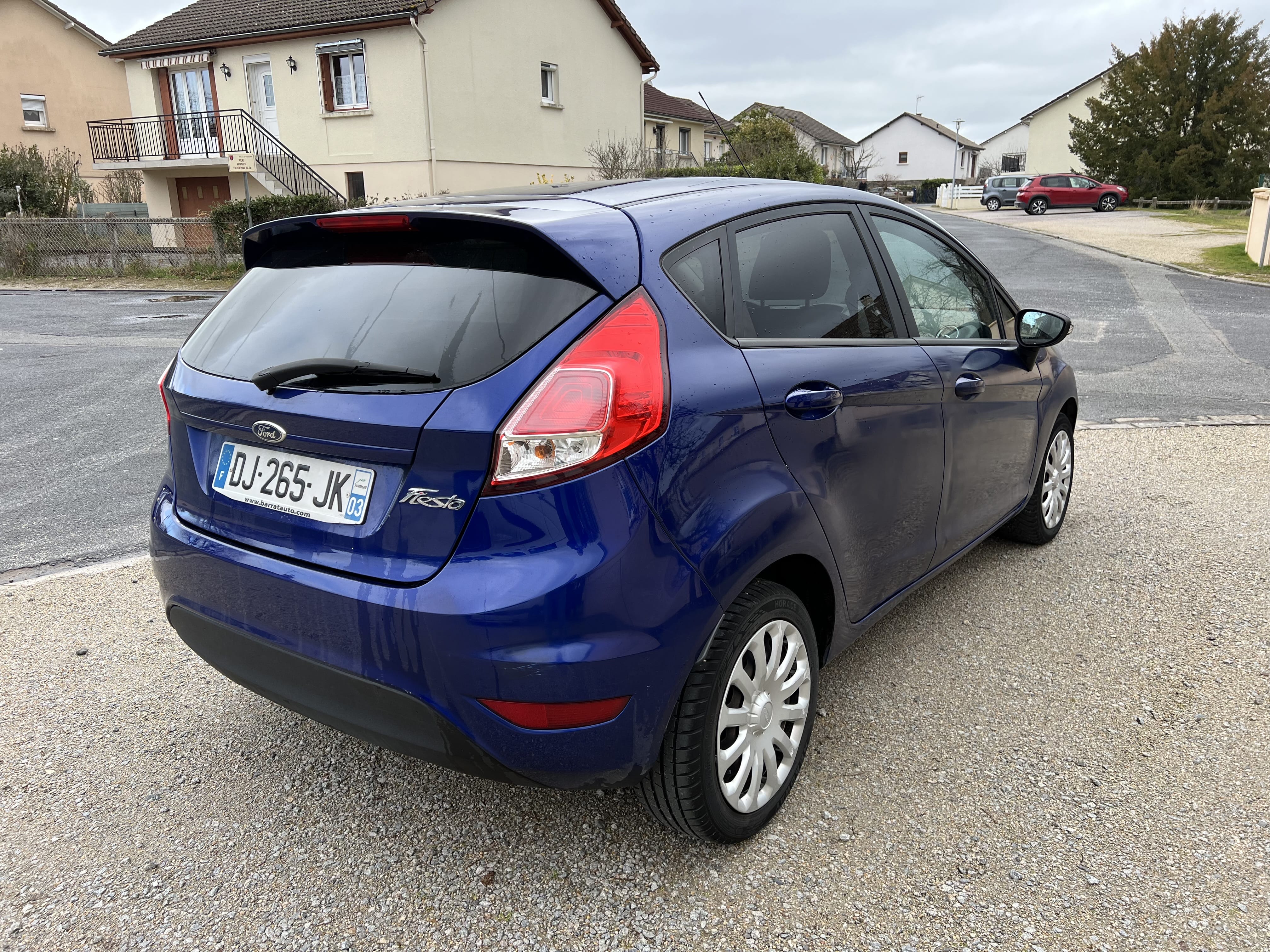Ford Fiesta avec Siège bébé