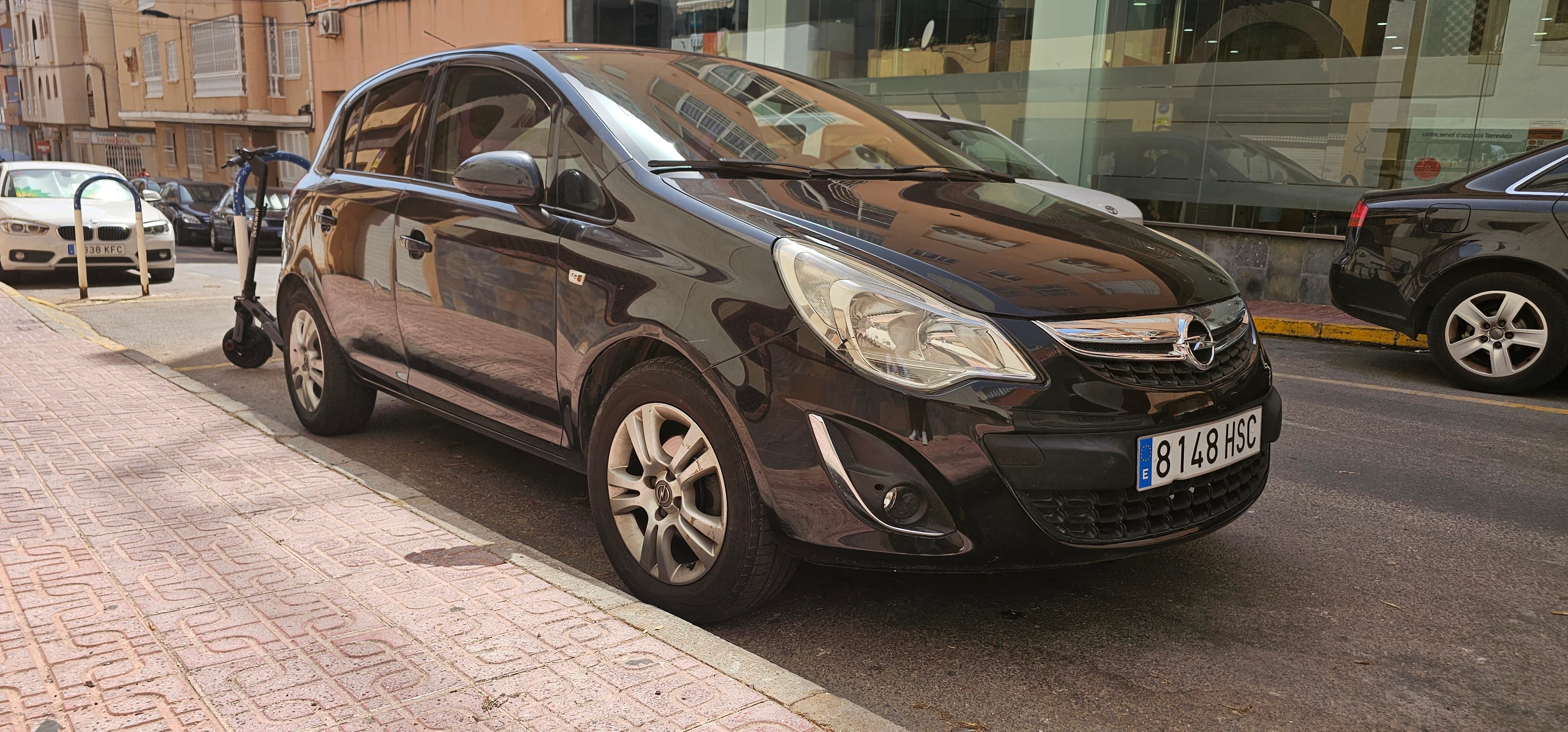 Opel Corsa gazoline con Aire acondicionado