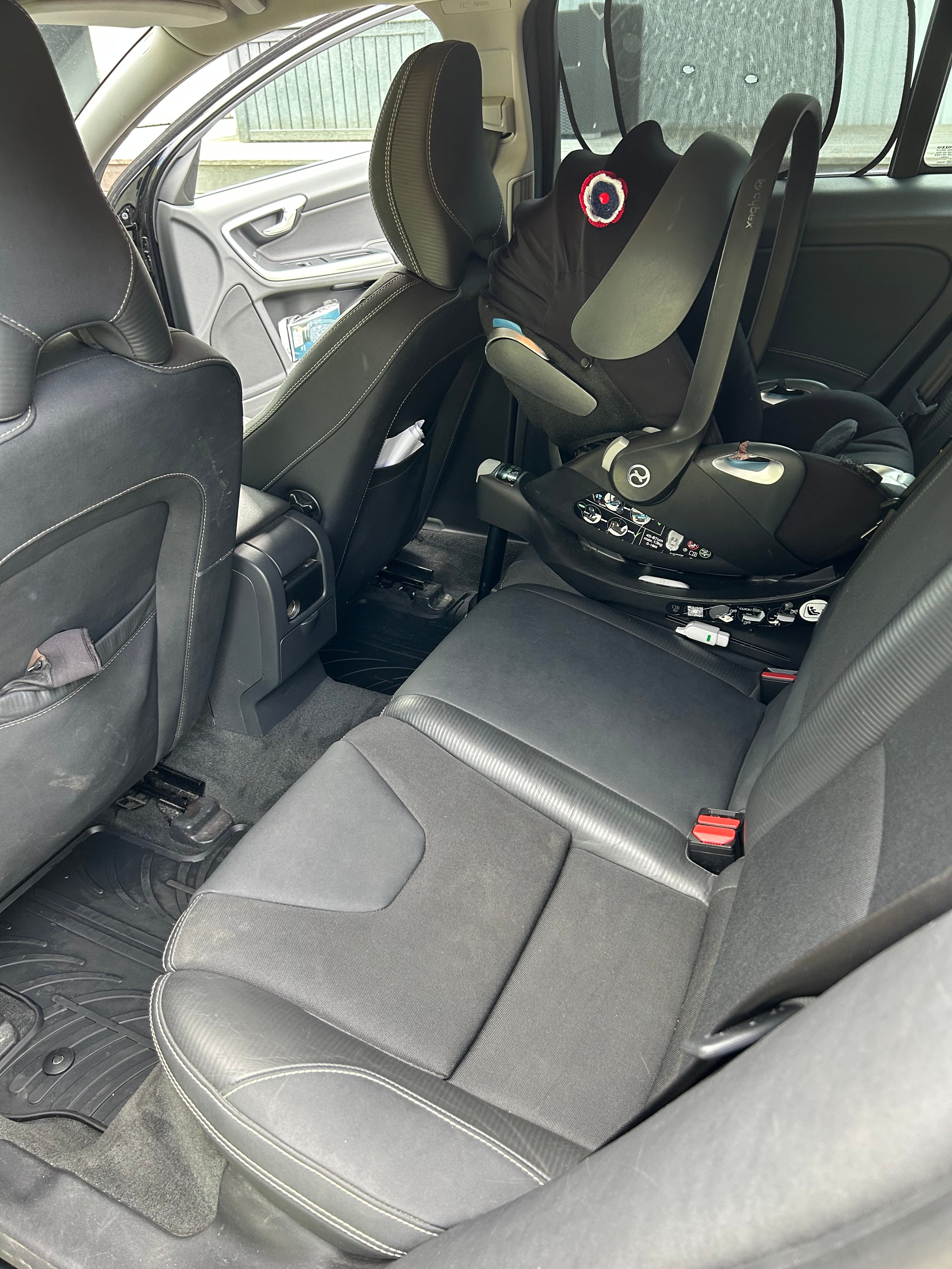 Volvo V60 with Baby seat