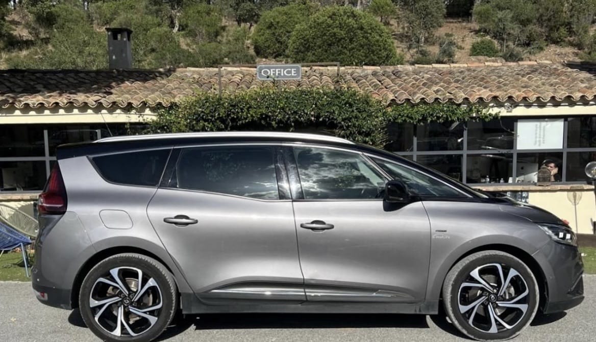 Renault Grand Scenic avec Climatisation