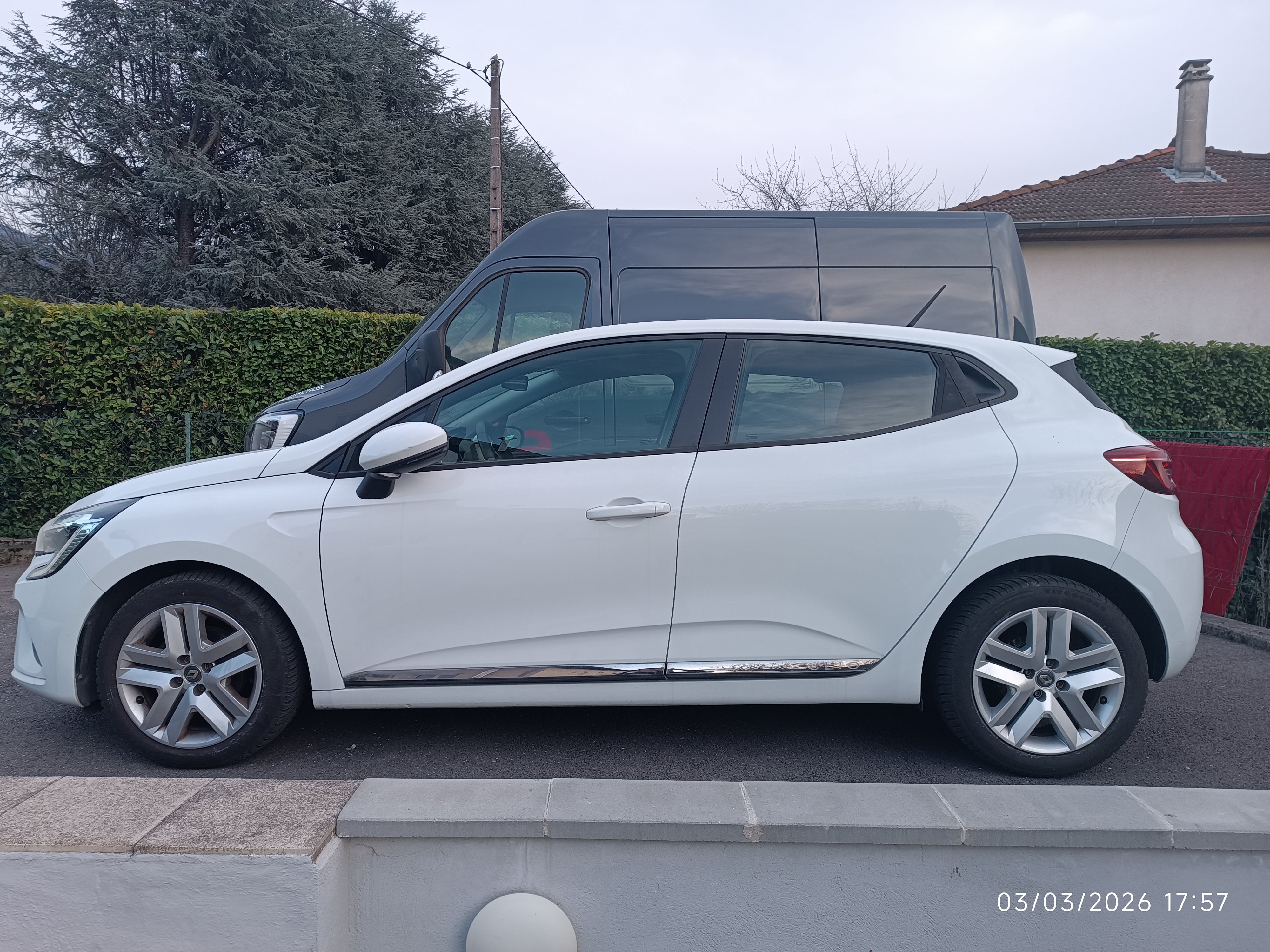 Renault Clio 1.0 TCE avec GPS