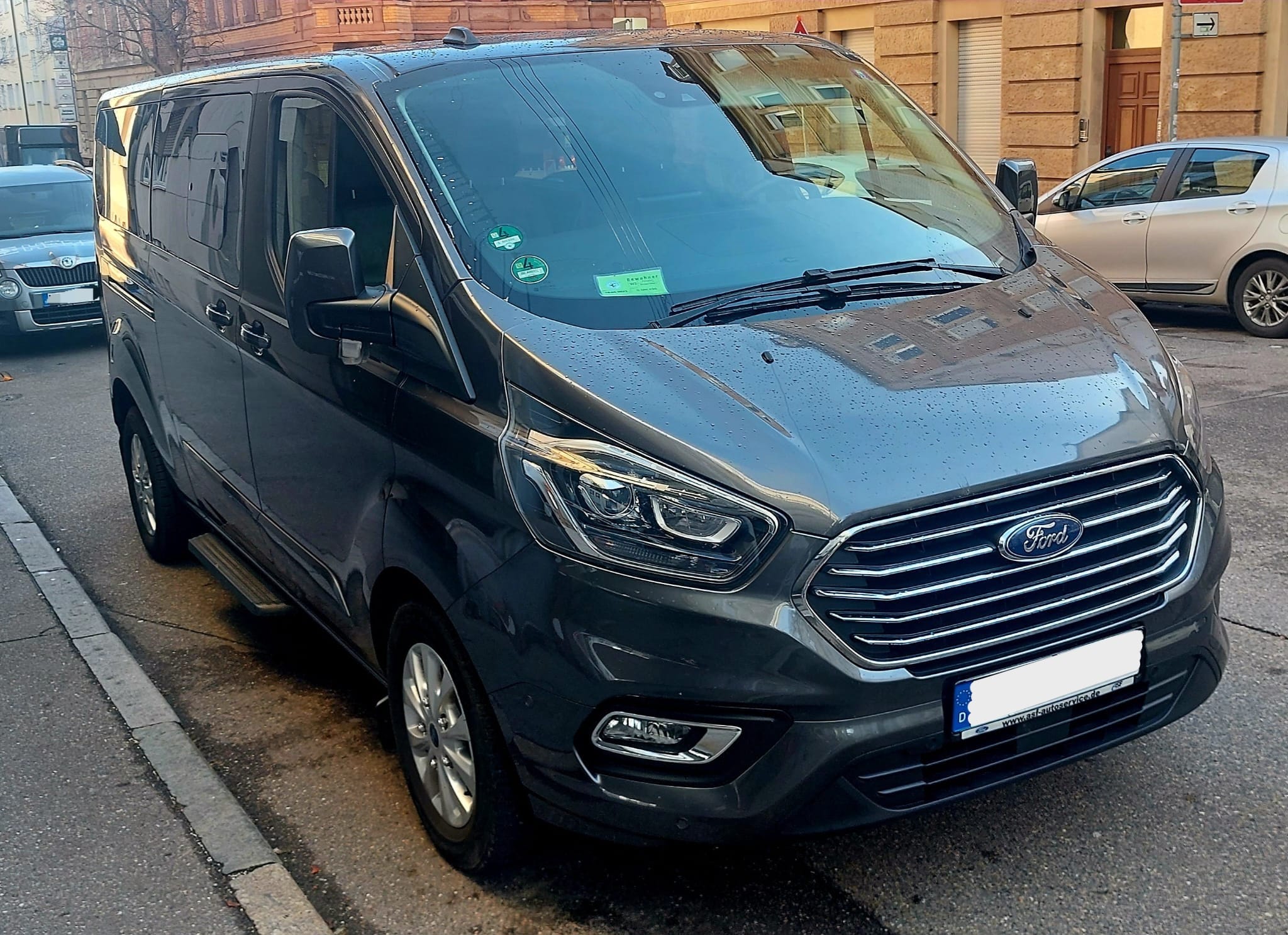 Ford Tourneo Custom, 2020, Diesel, Automatik, 9 Sitze und mehr