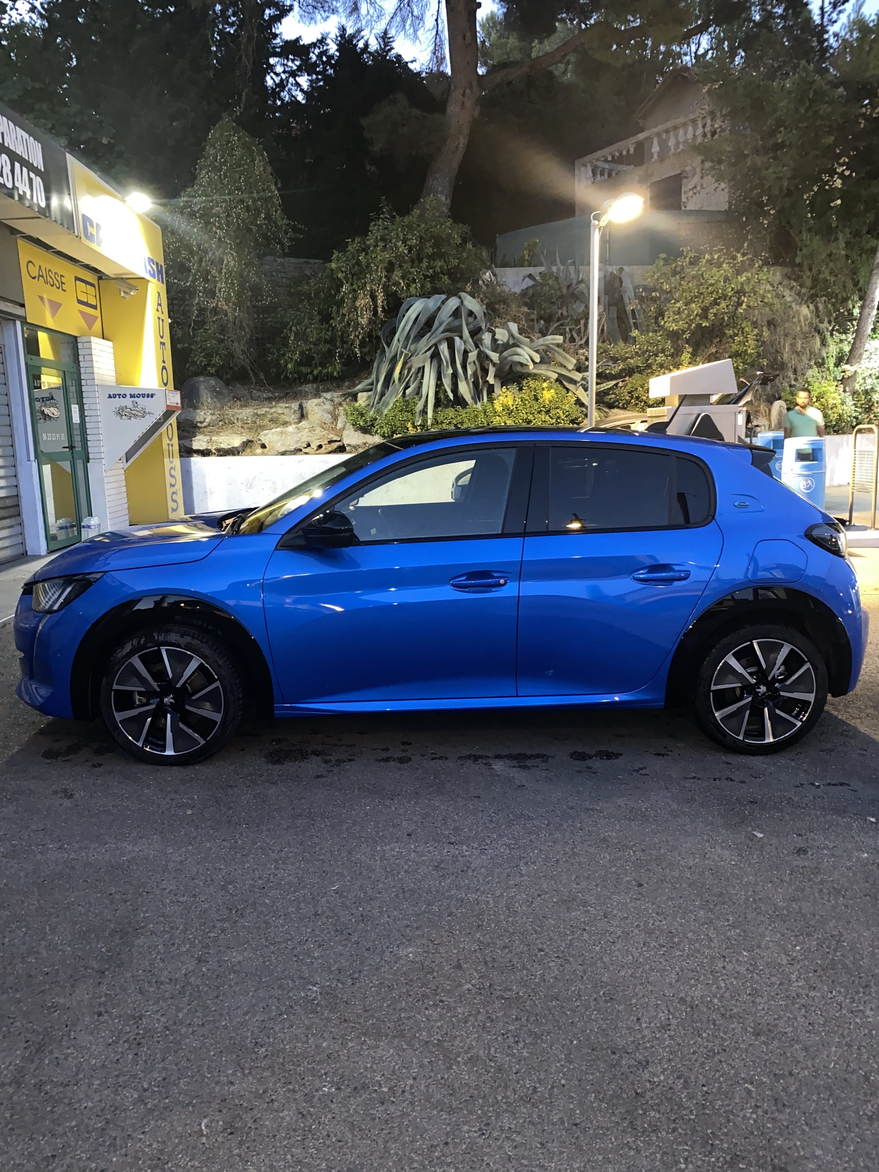 Peugeot e-208 Style GT (100% électrique) avec Climatisation