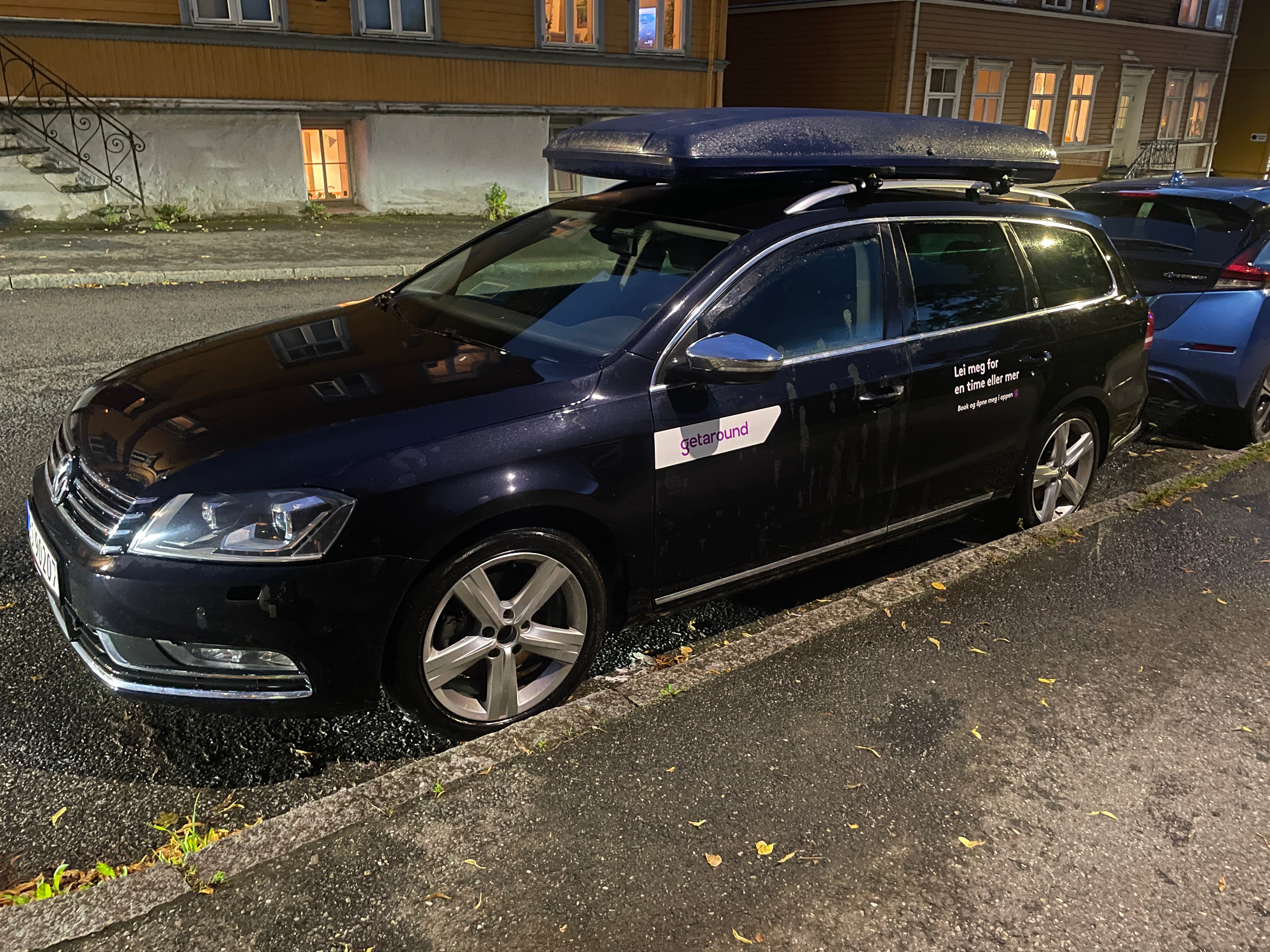 Volkswagen Passat SW Roof cargo box, 2014, Diesel, automatic