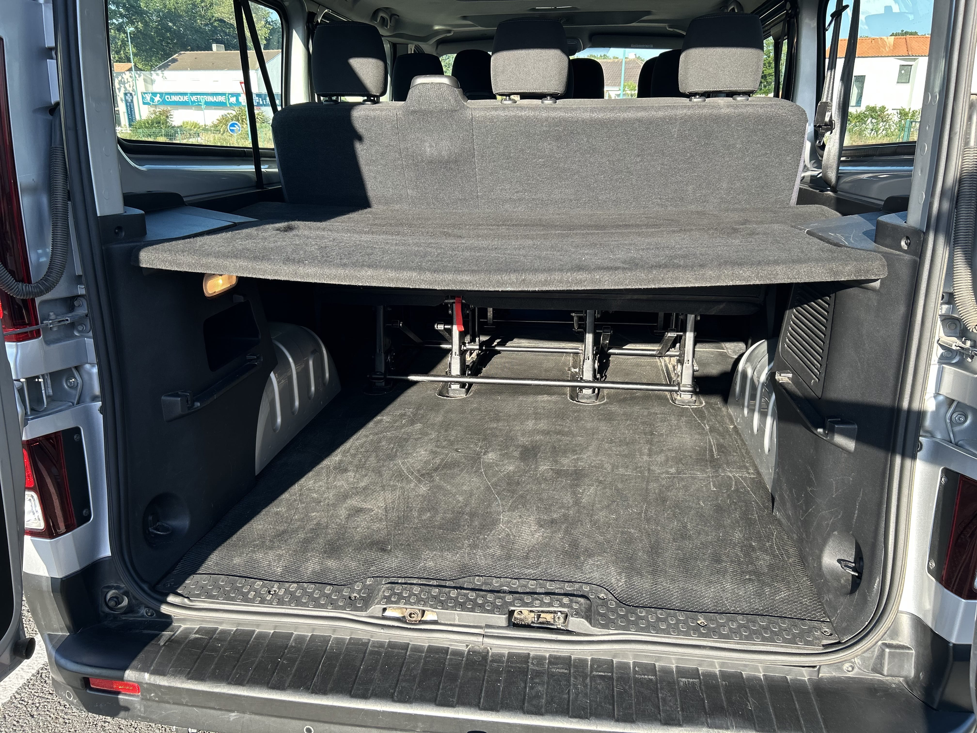 Renault Trafic Passenger 2.0 DCI 145 Chevaux avec Entrée audio / iPod