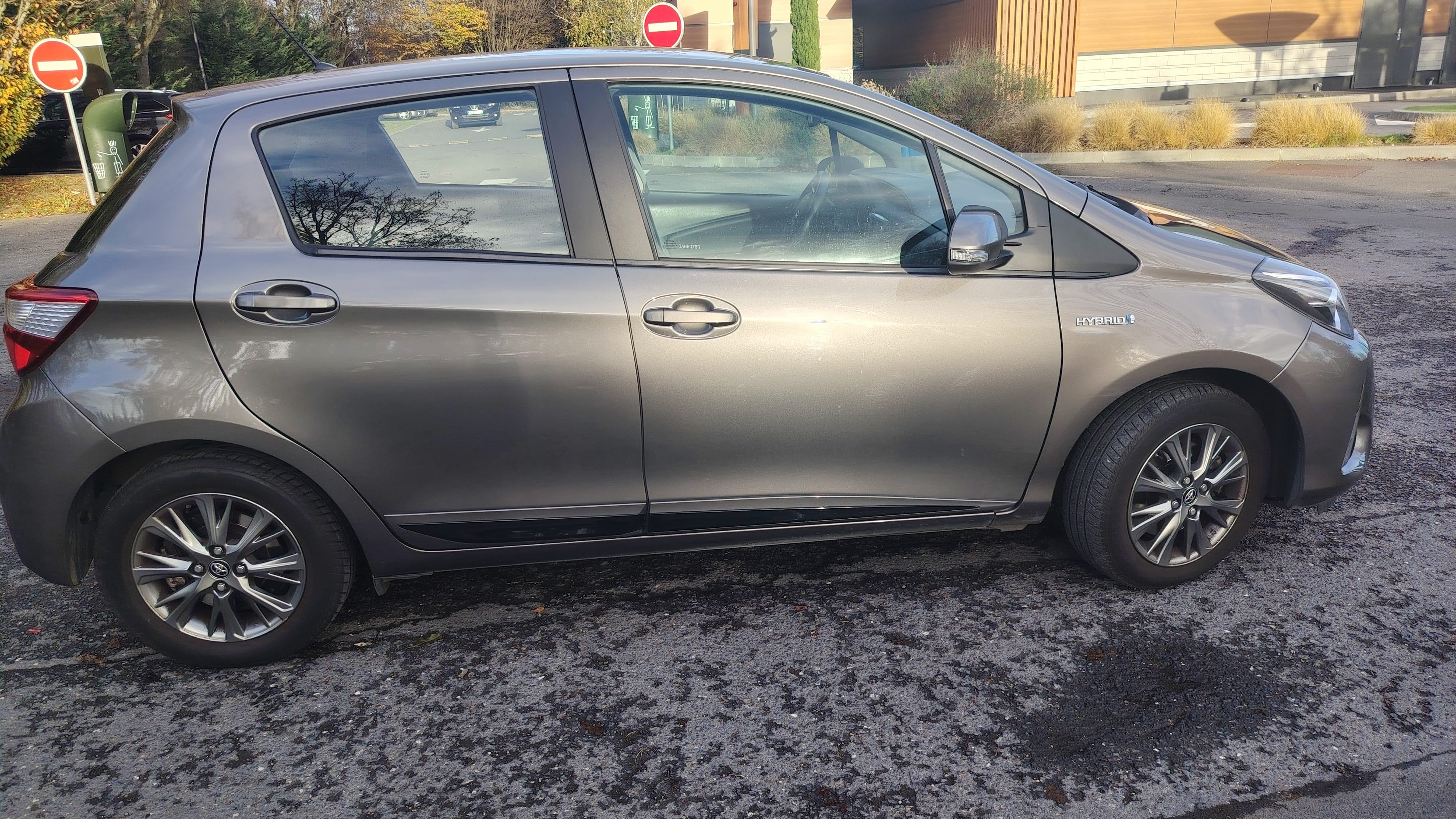 Toyota Yaris Hybride avec Climatisation