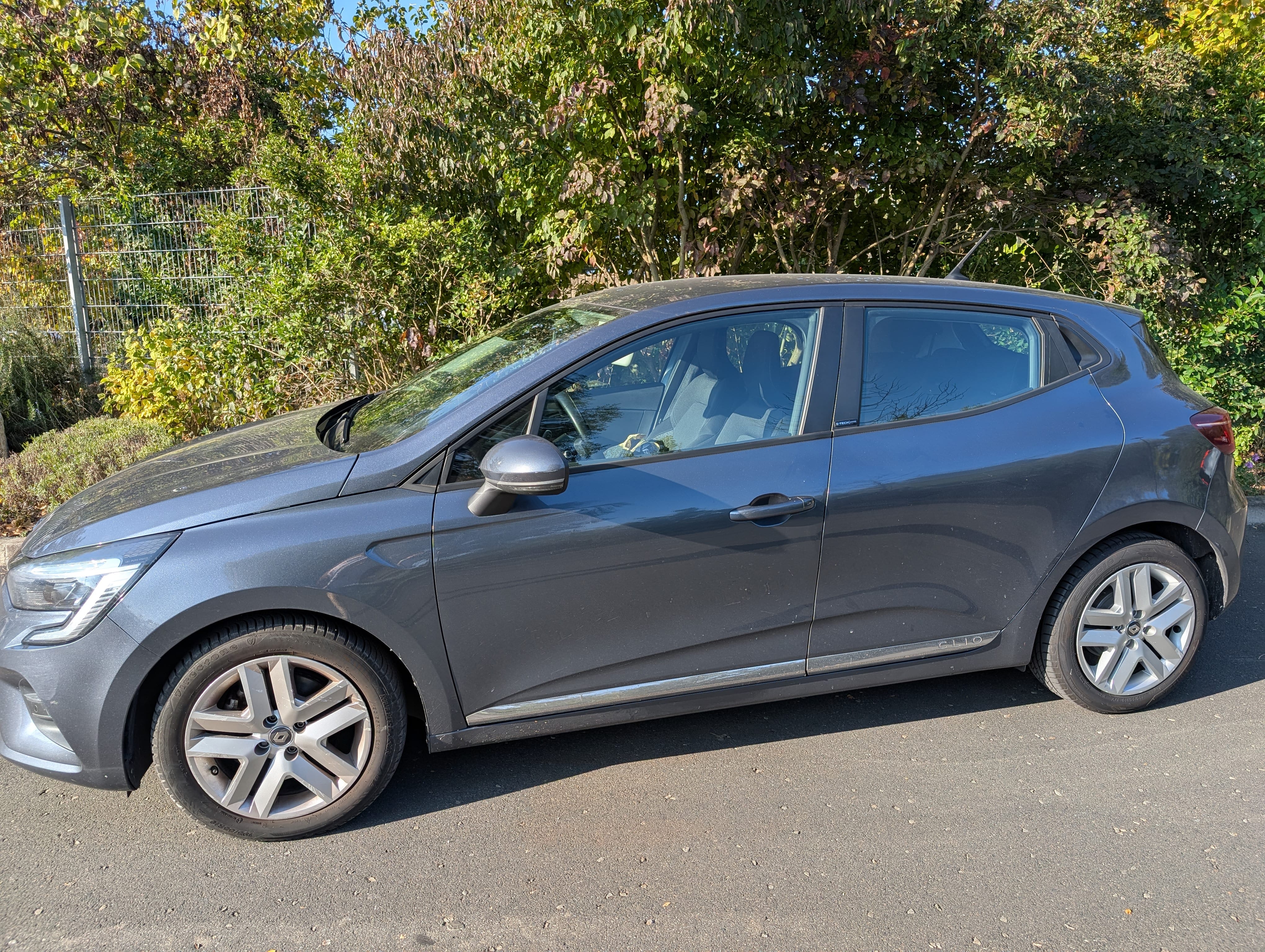Renault Clio E-tech, 2021, Essence 95 / Électrique (hybride), automatique
