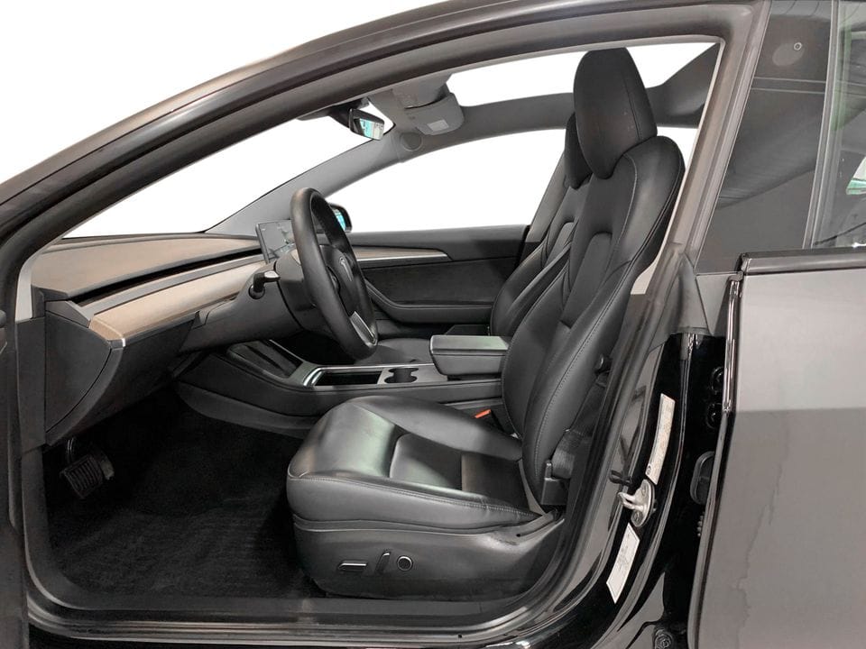 Tesla Model 3 Long Range 600km range med Babysete