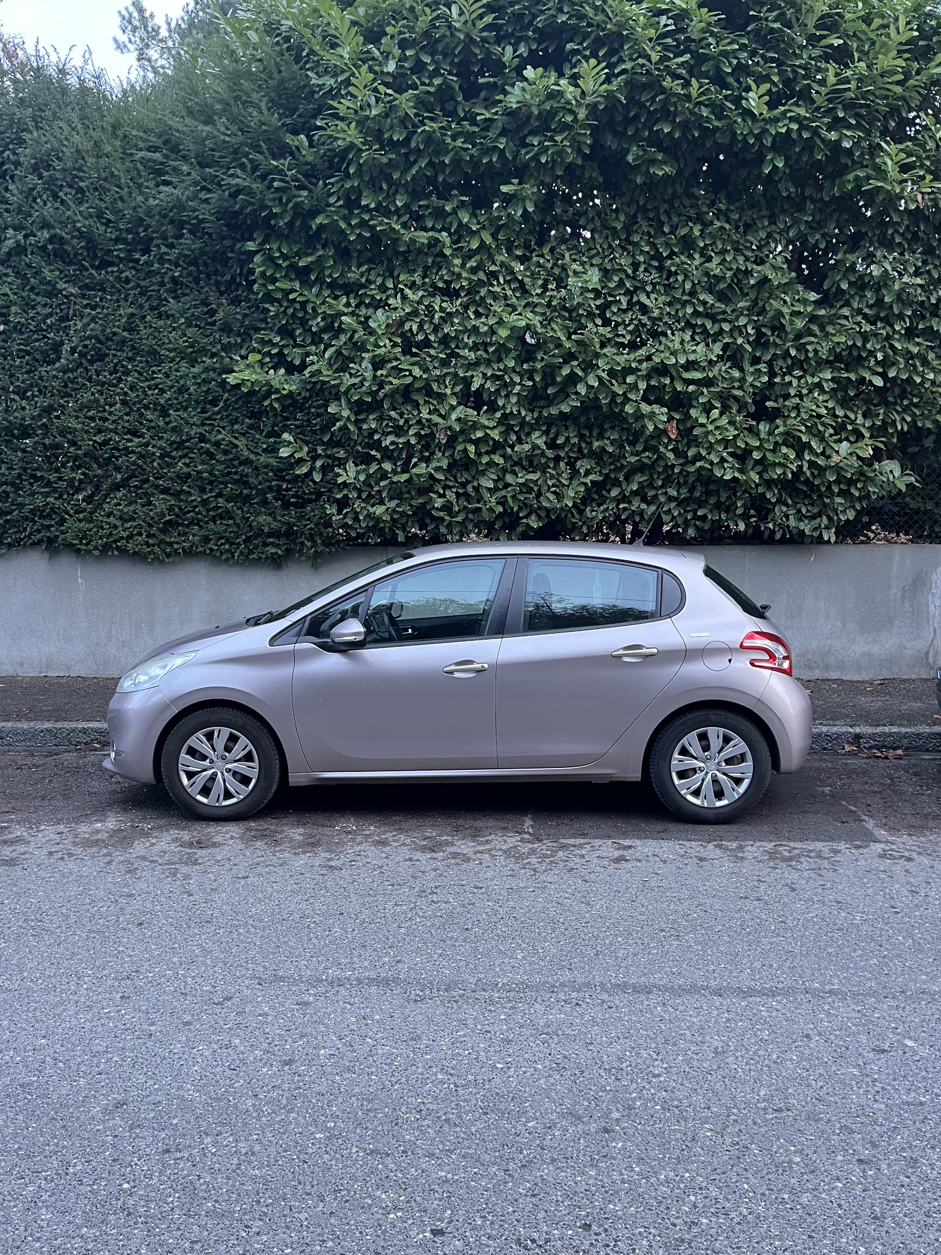 Peugeot 208 avec Climatisation
