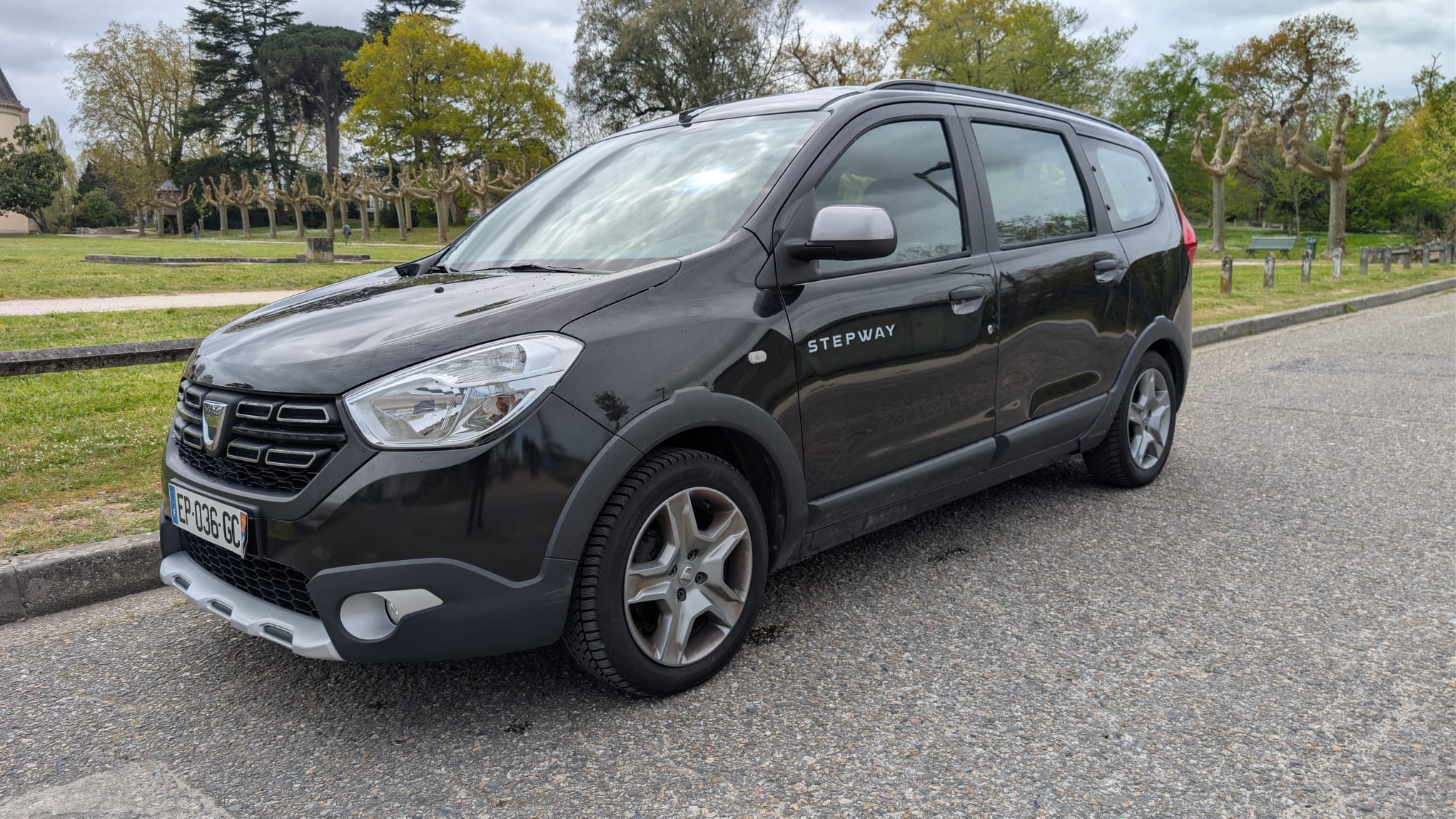 Dacia Lodgy EP03, 2017, Essence 95, 7 places