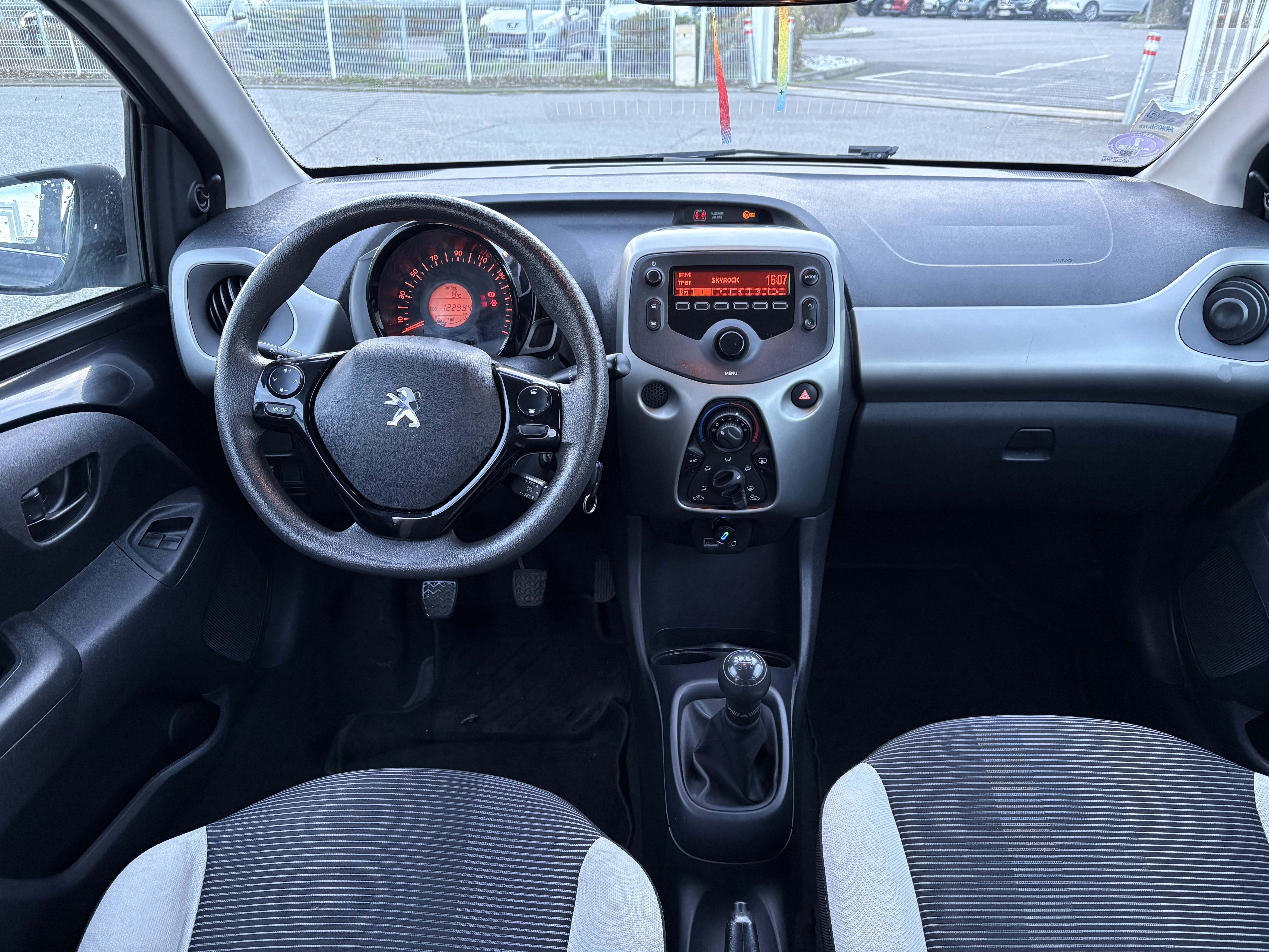 Peugeot 108 Cabriolet avec Entrée audio / iPod