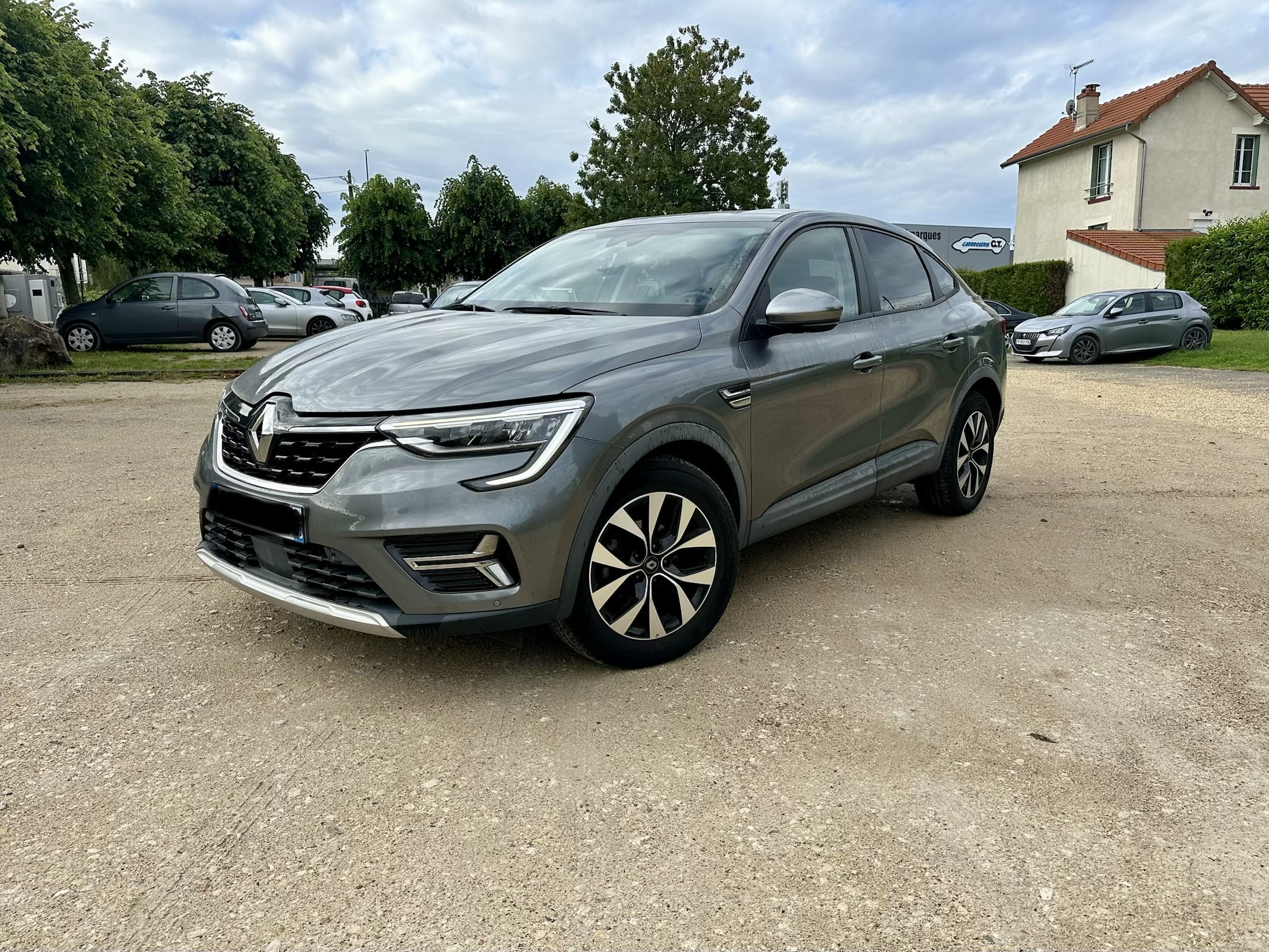 Renault Arkana E-Tech, 2023, Essence 95 / Électrique (hybride), automatique
