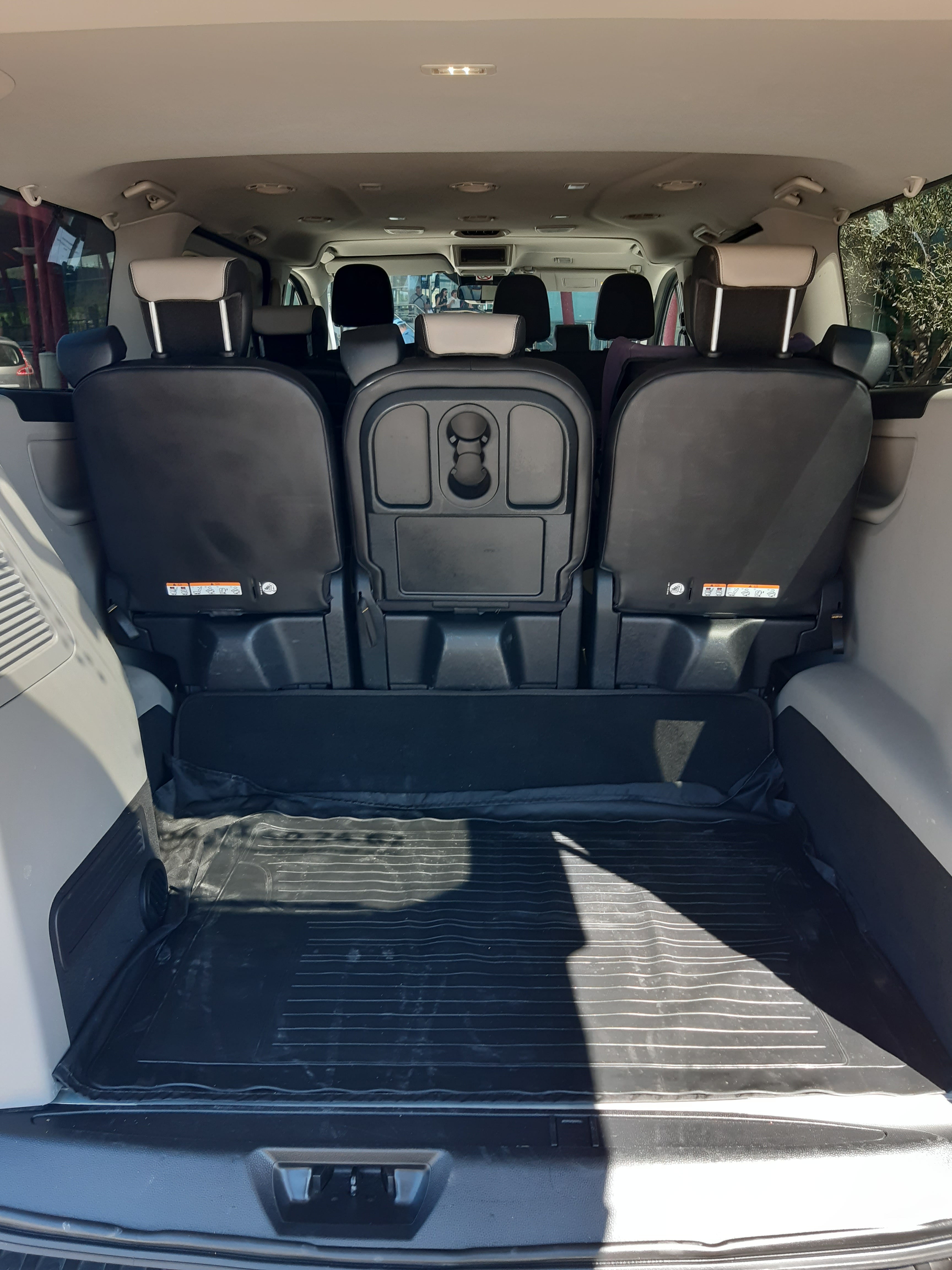 Ford Grand Tourneo avec Siège bébé