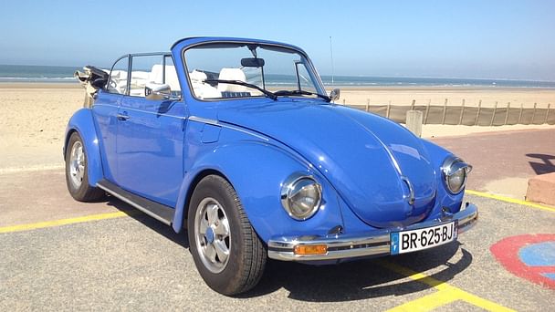Volkswagen Coccinelle Cabriolet 1303 KARMANN avec Entrée audio / iPod
