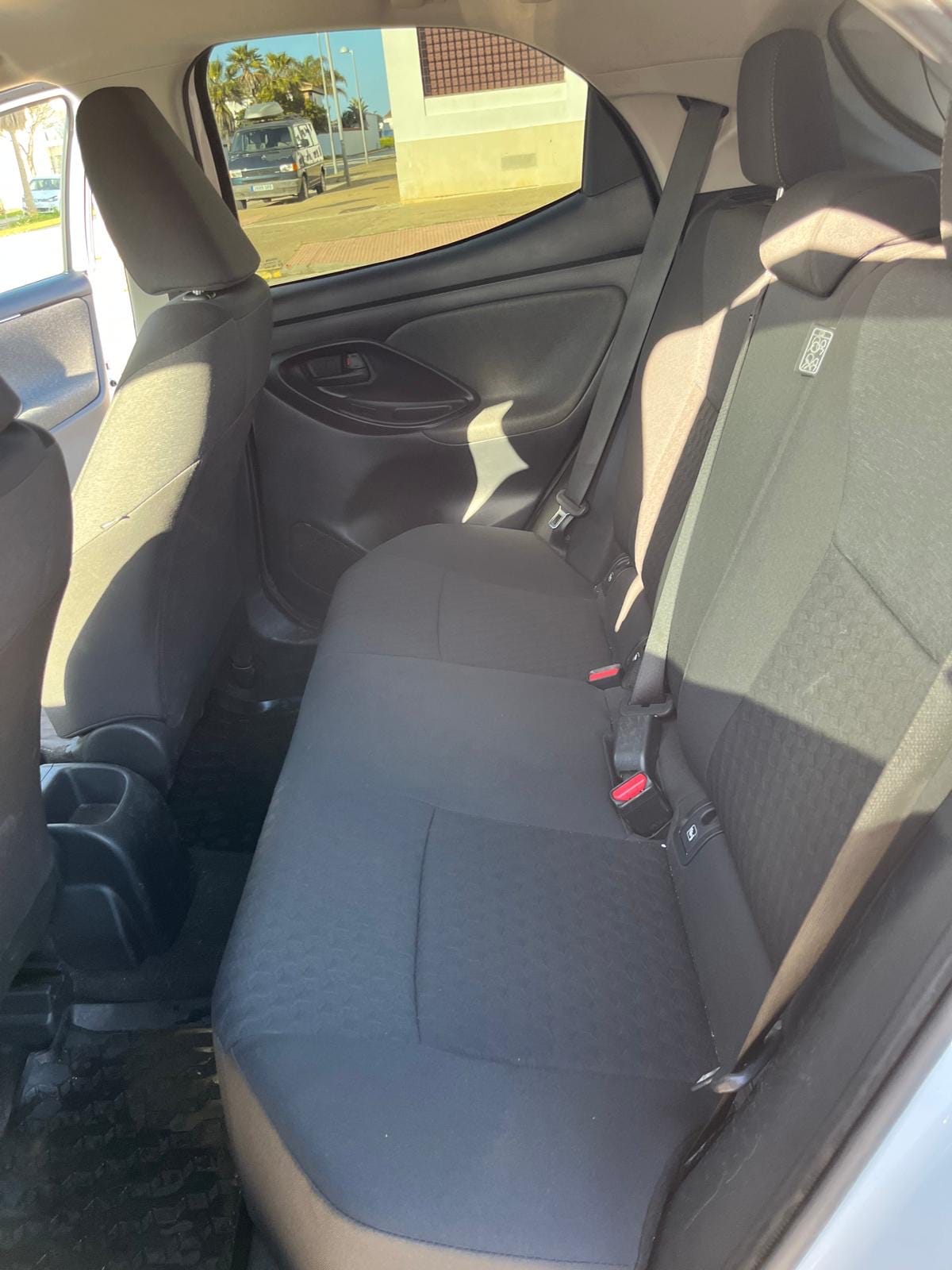 Toyota Yaris 5-Door L con Control de velocidad