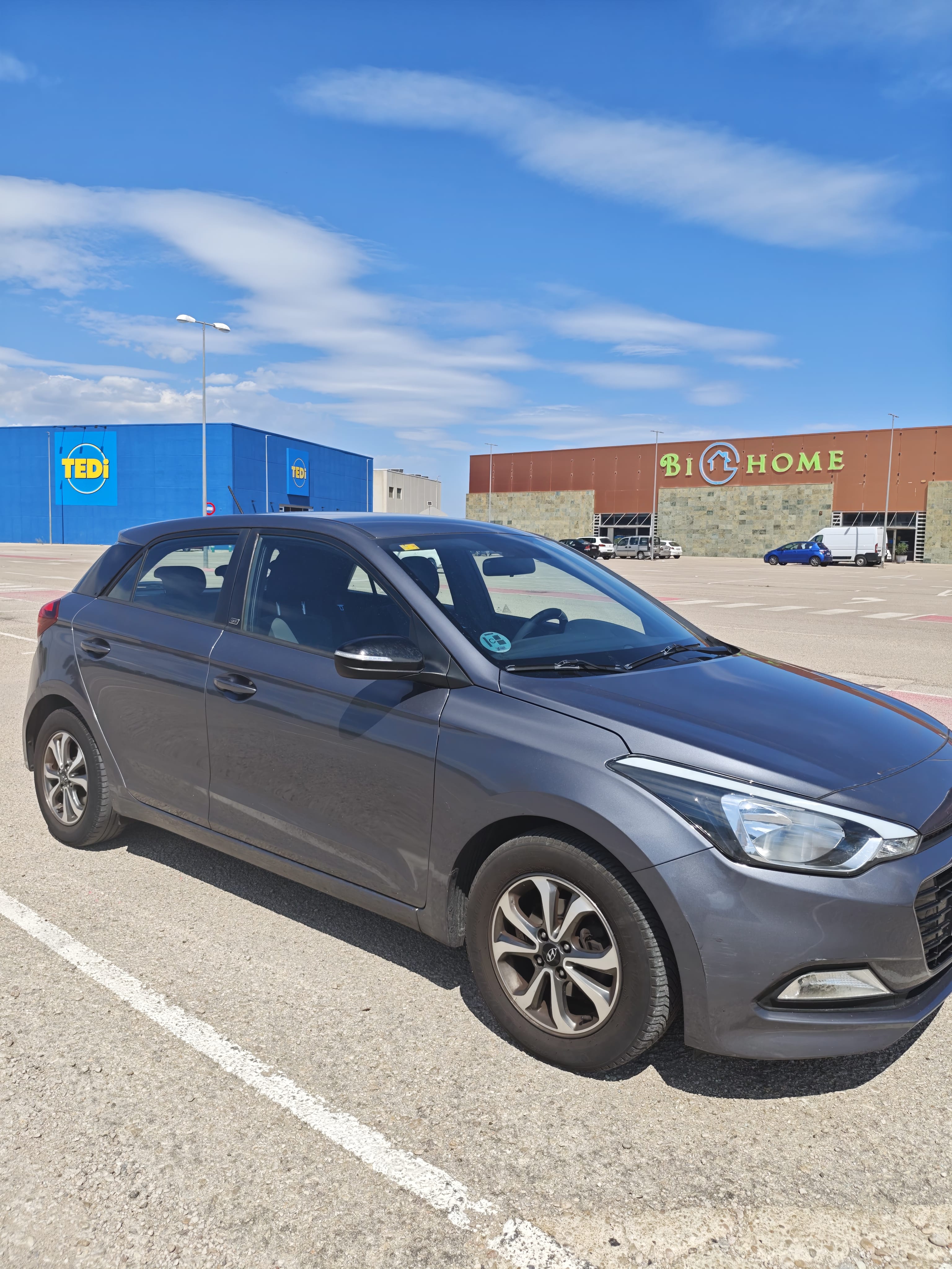 Hyundai i20 con Aire acondicionado