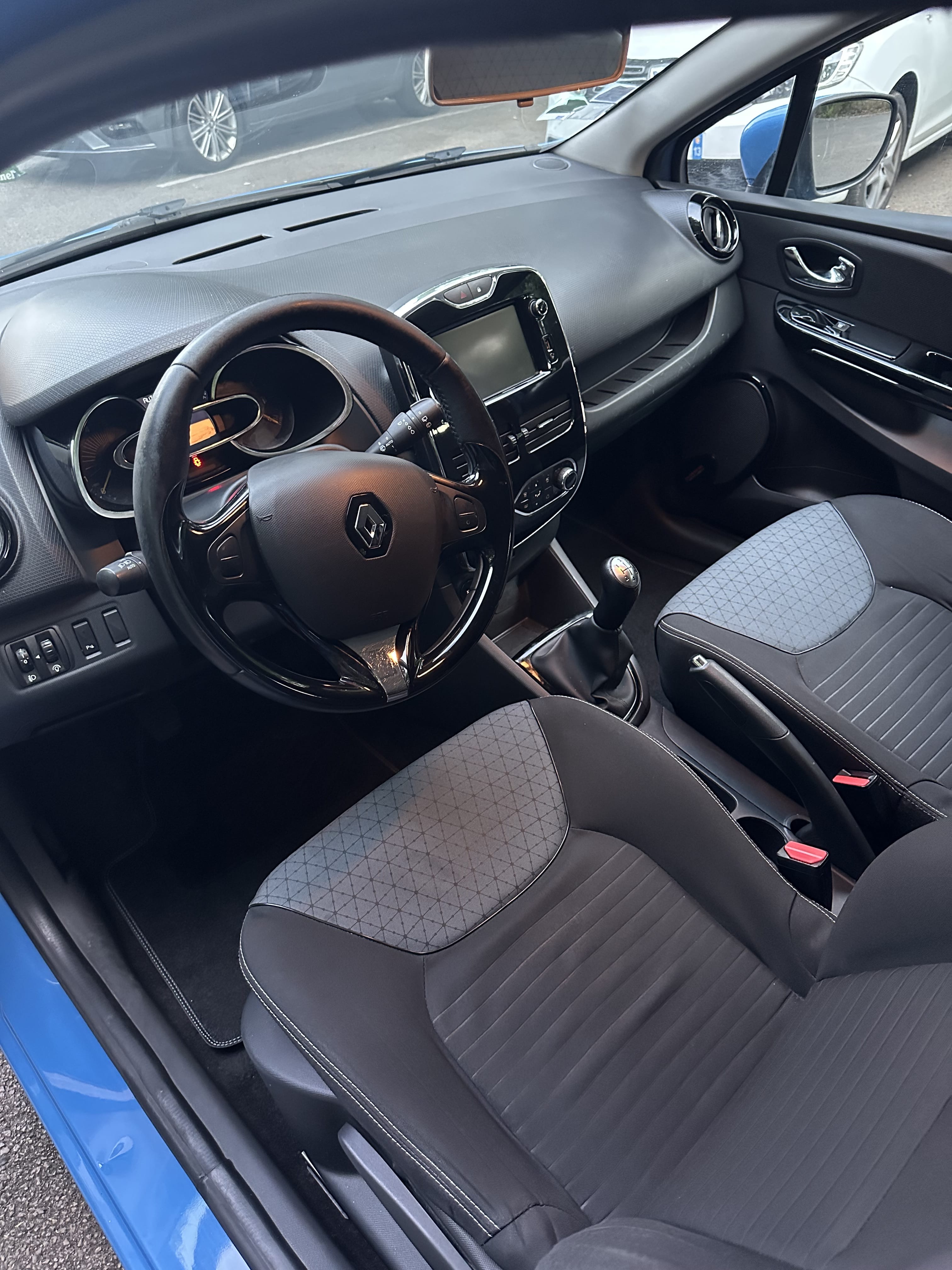 Renault Clio avec Climatisation