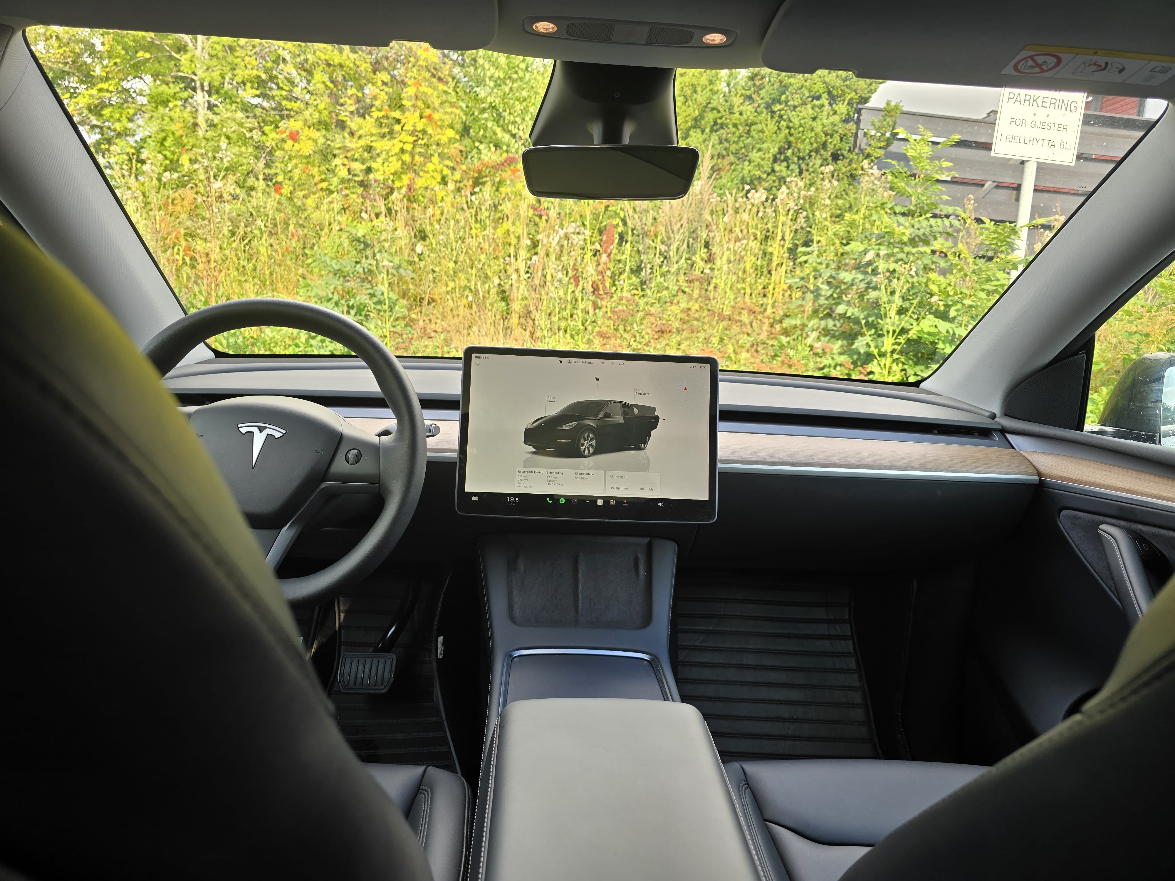 Tesla Model Y Long Range med Cruisekontroll