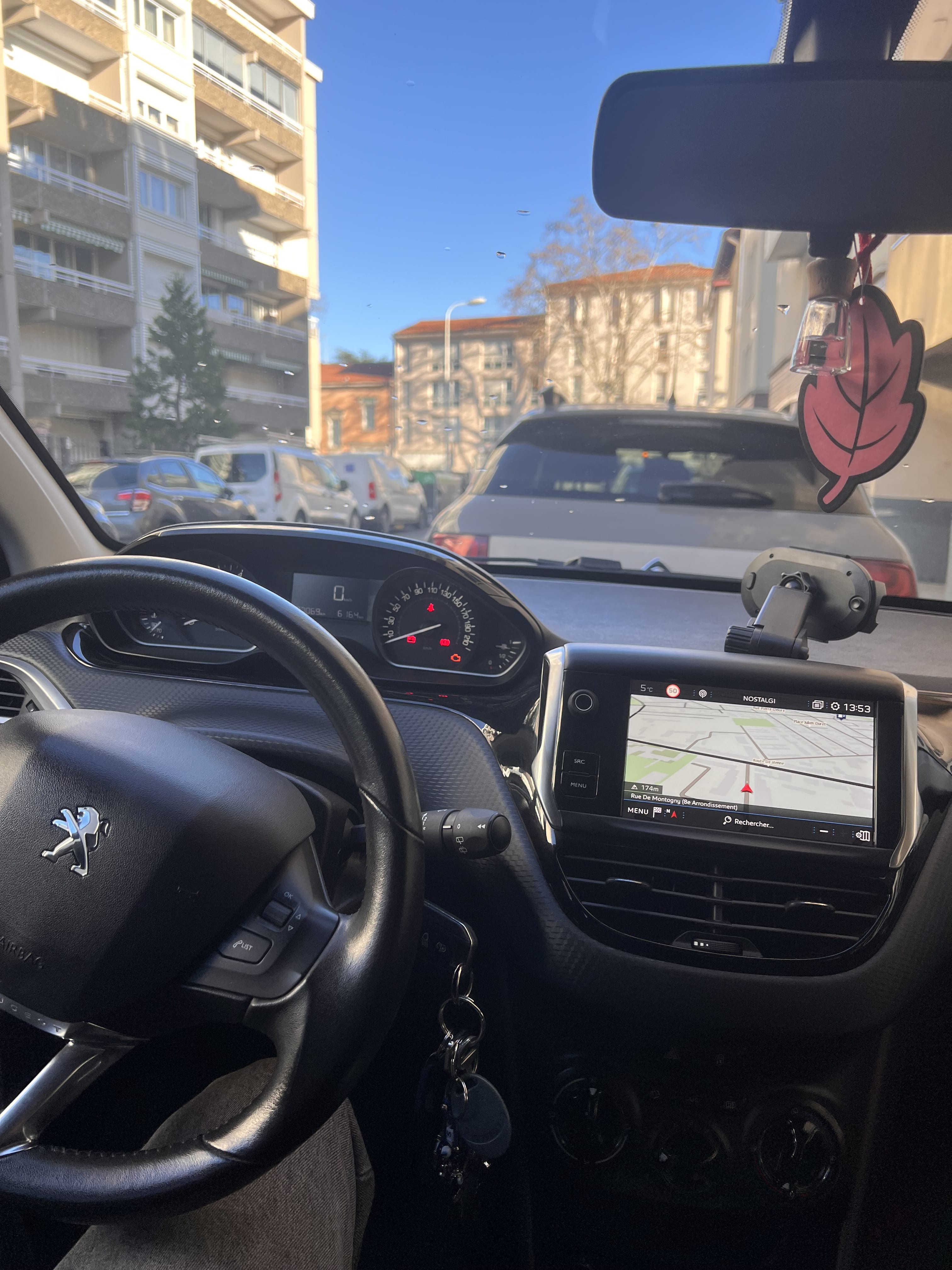 Peugeot 208 1.2 PURE TECH Essence avec Régulateur de vitesse