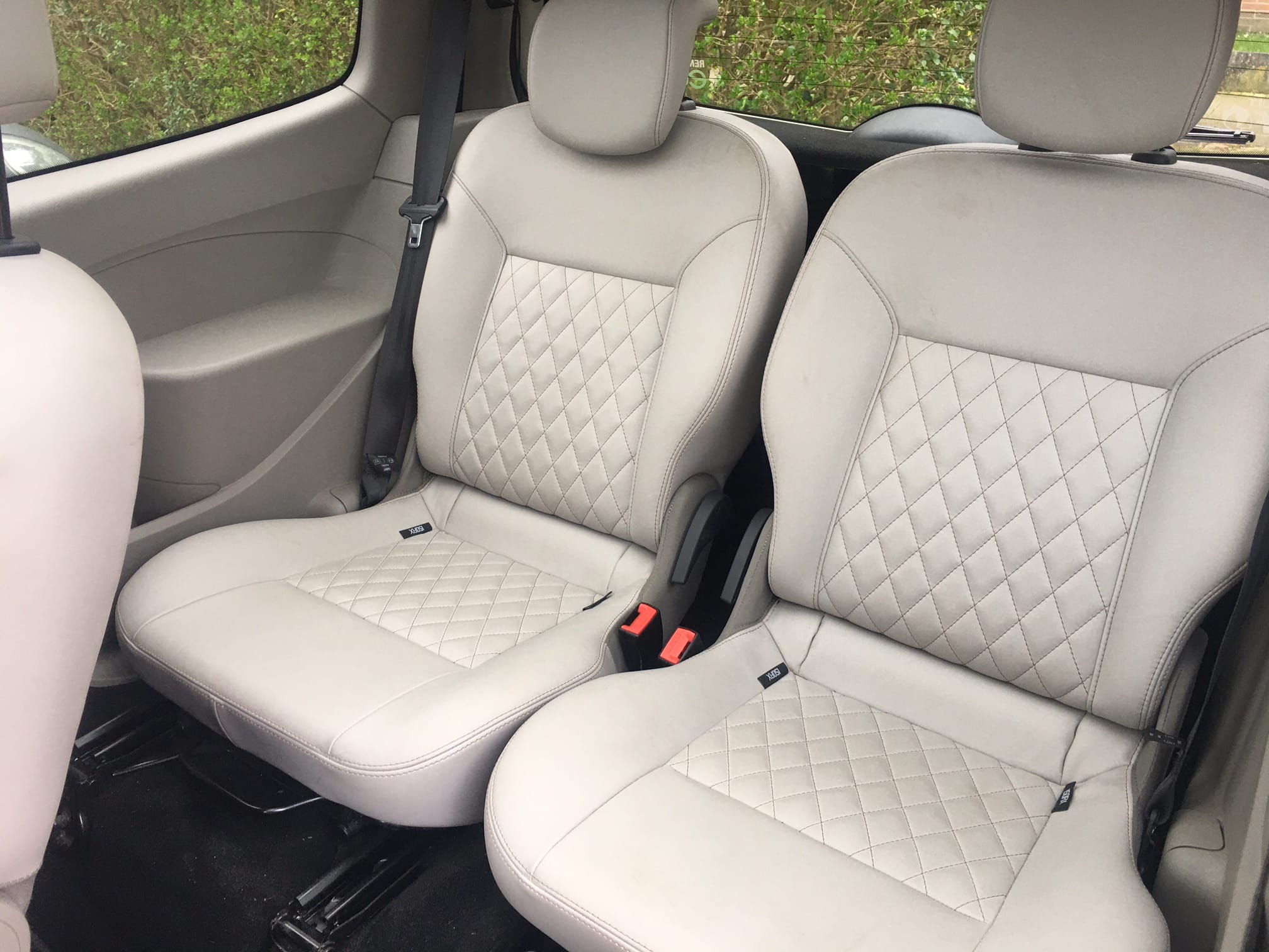 Renault Twingo II avec Siège bébé