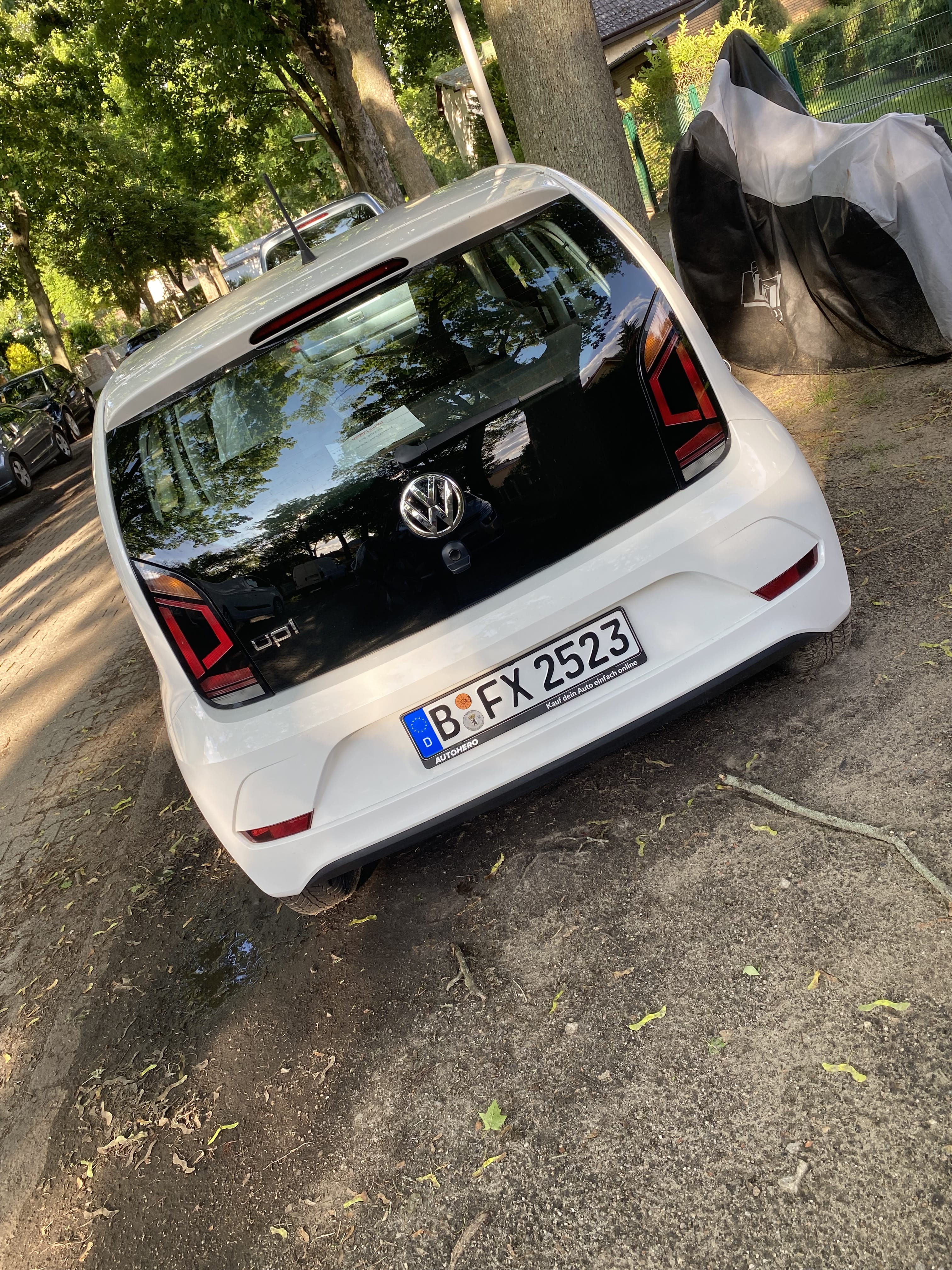 Volkswagen Up! Engine 1.0 liter - 44 kW con Control de velocidad