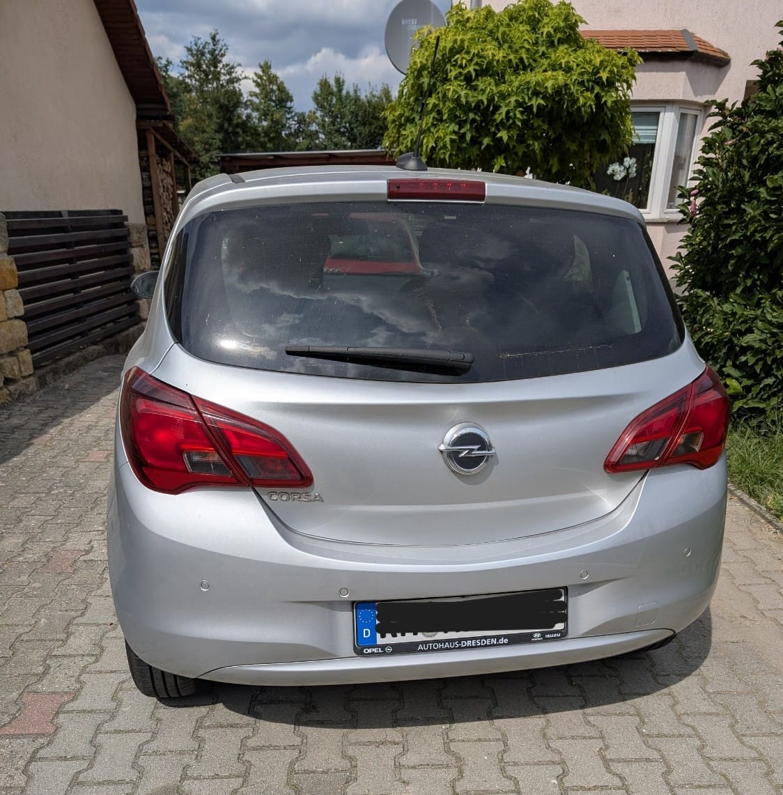 Opel Corsa mit Navigationsgerät