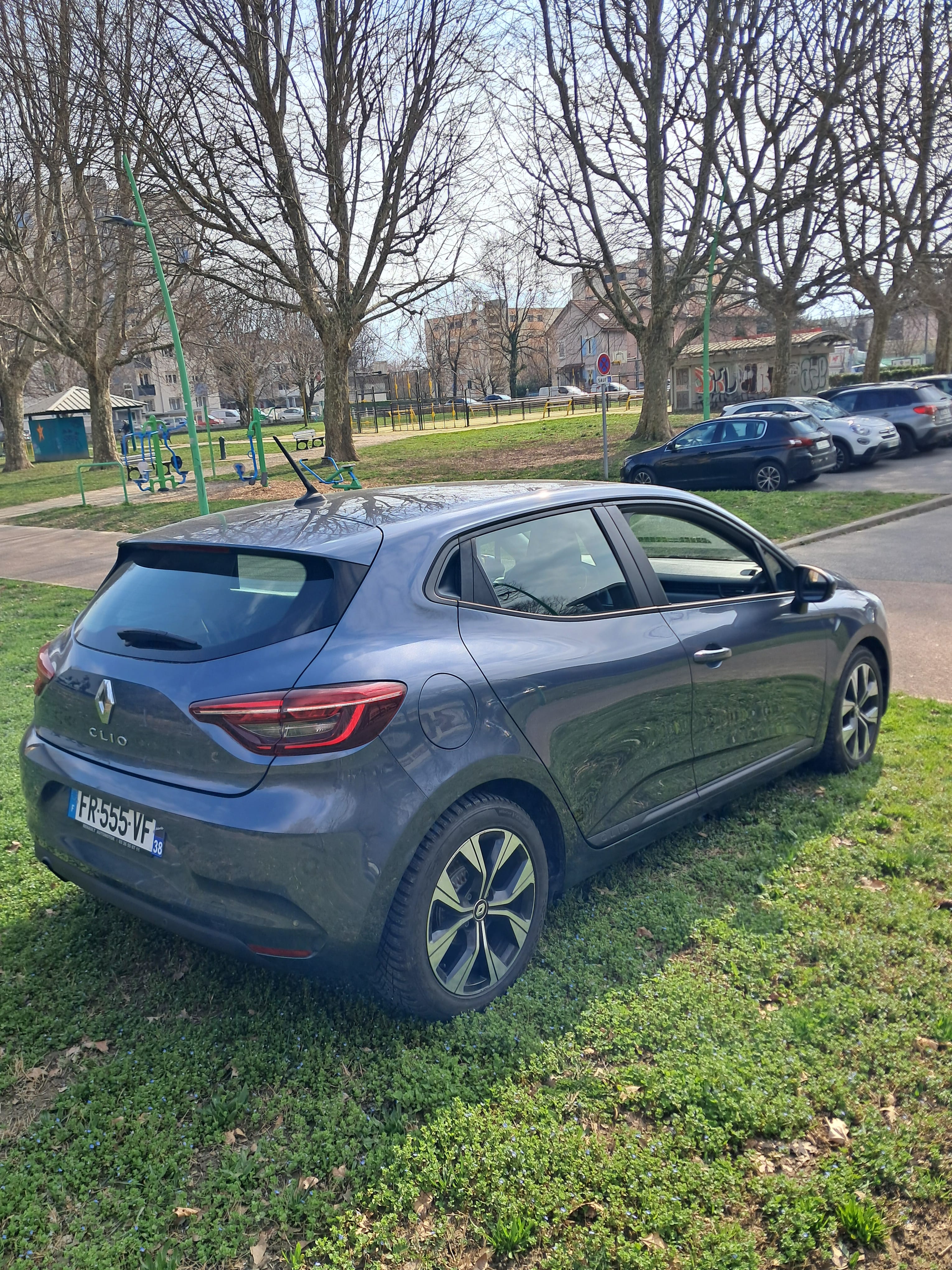 Renault Clio avec Apple CarPlay