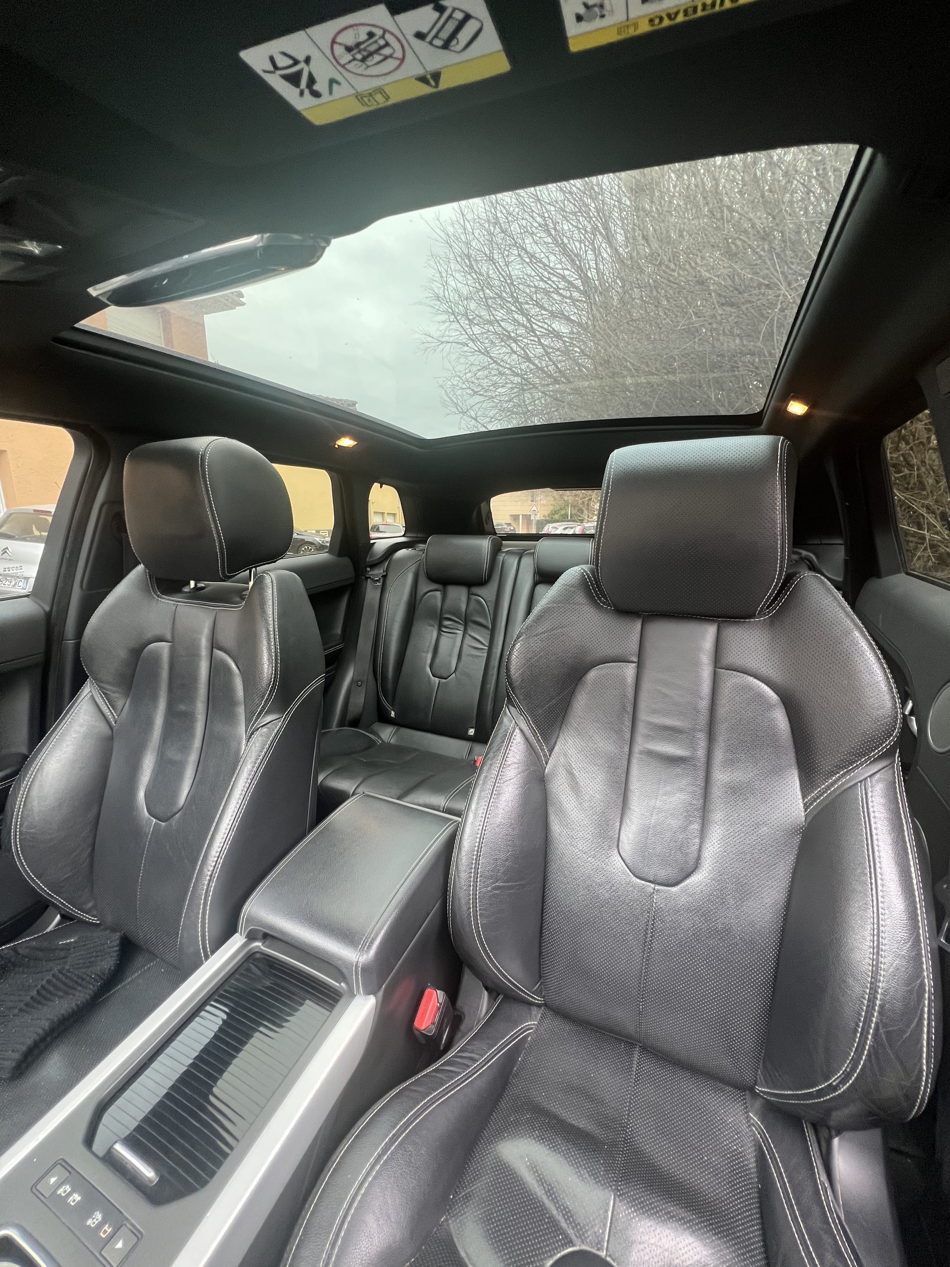 Land-Rover Range Rover Evoque 2.2 SD4 avec Siège bébé