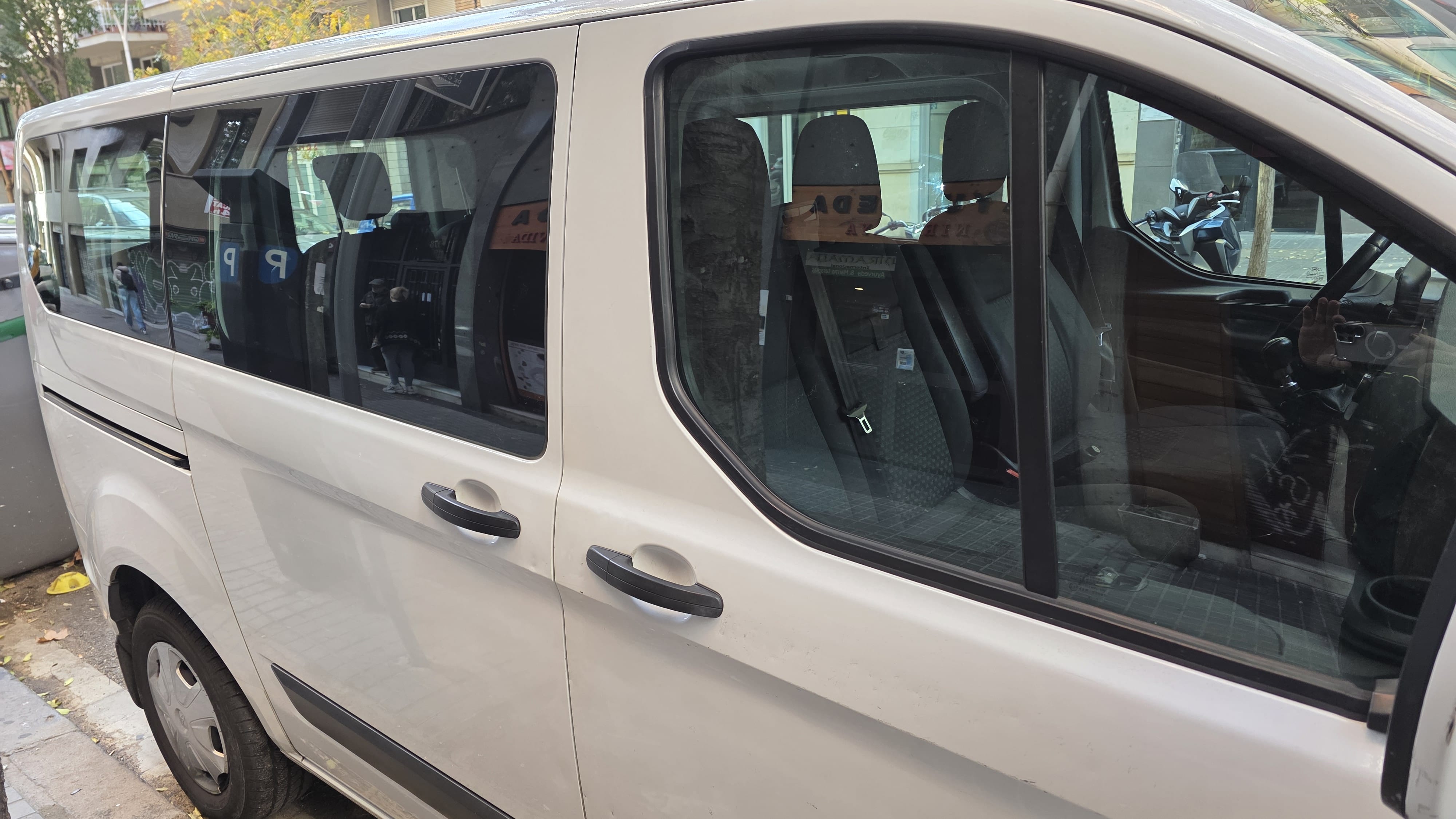 Ford Transit Custom Kombi 9 plazas met Audio- / iPod-ingang