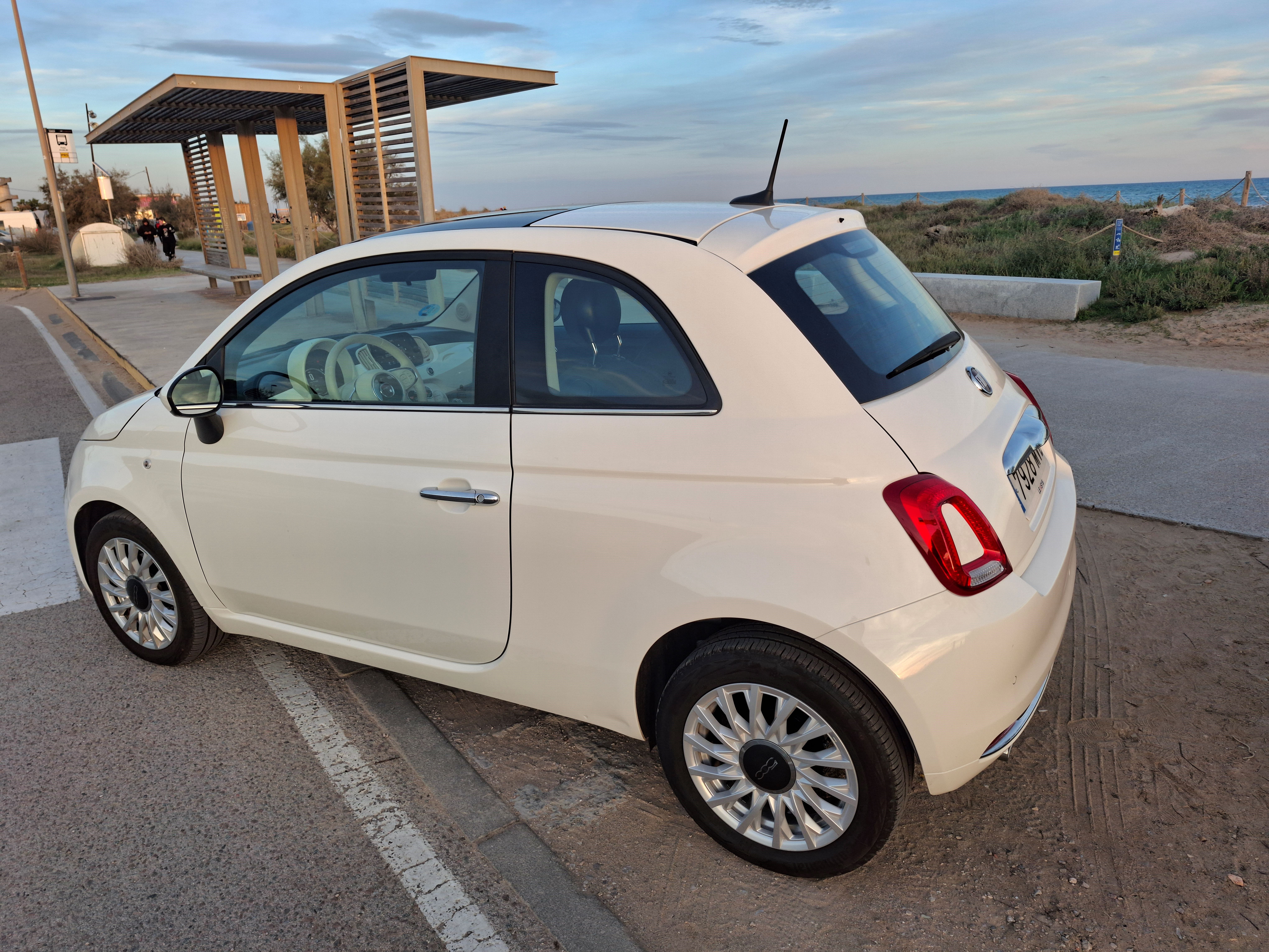Fiat 500 Híbrido 1.0 51KW (70 CV) Dolcevita 3 puertas - 7923MVB met GPS