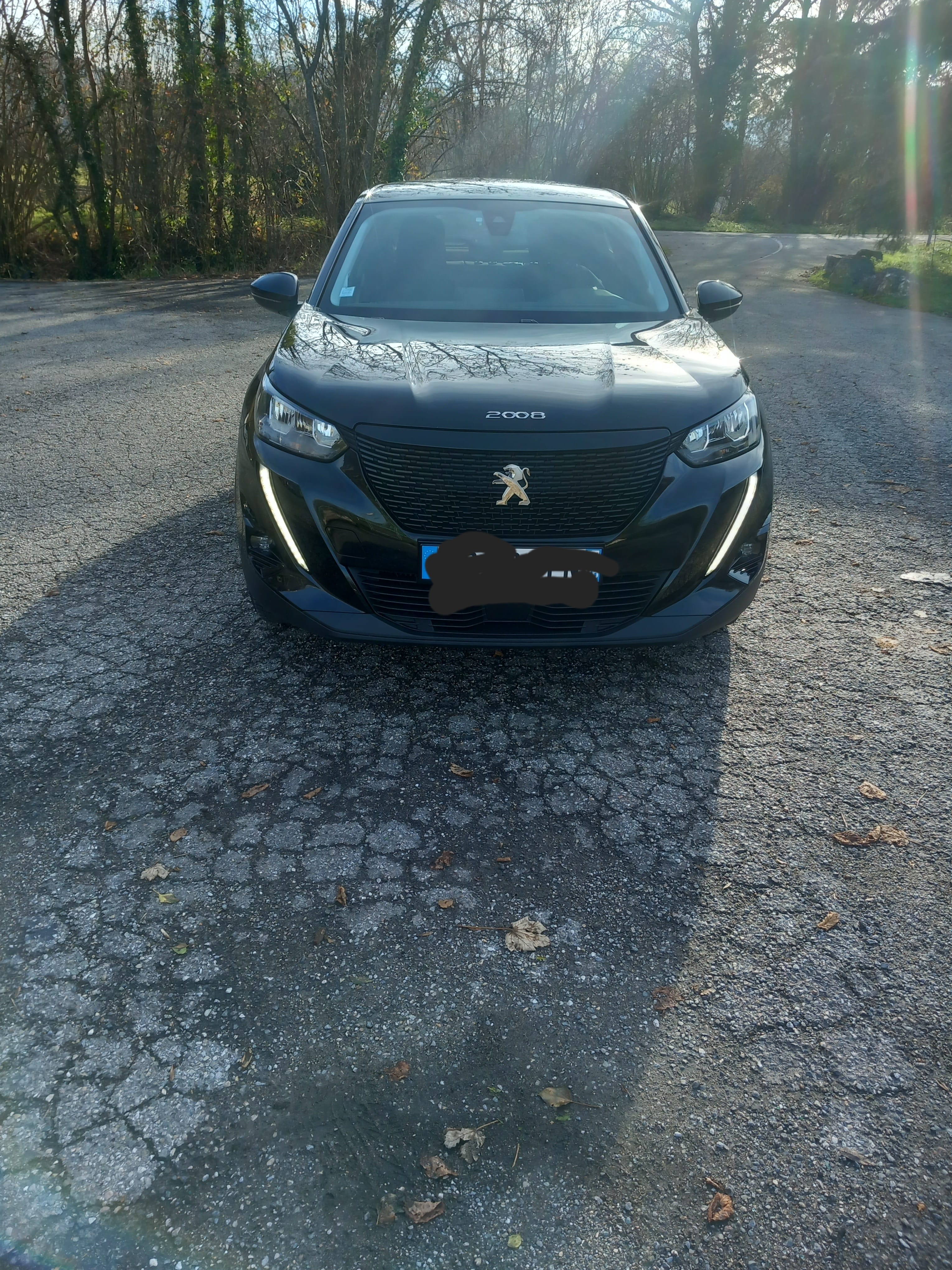 Peugeot 2008 1.5 hdi eat8 avec Pneus neige
