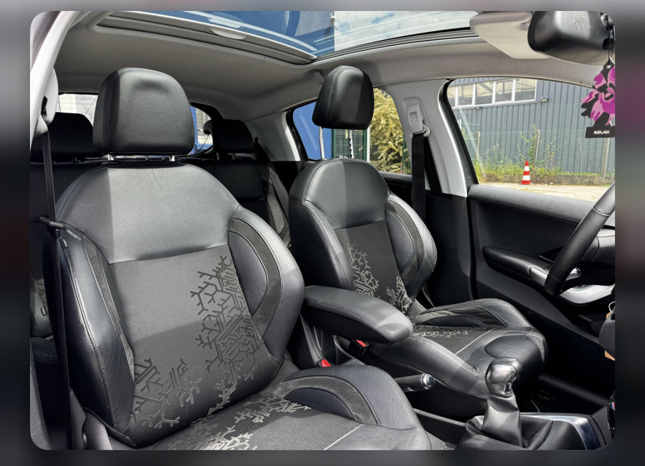 Peugeot 208 avec Climatisation