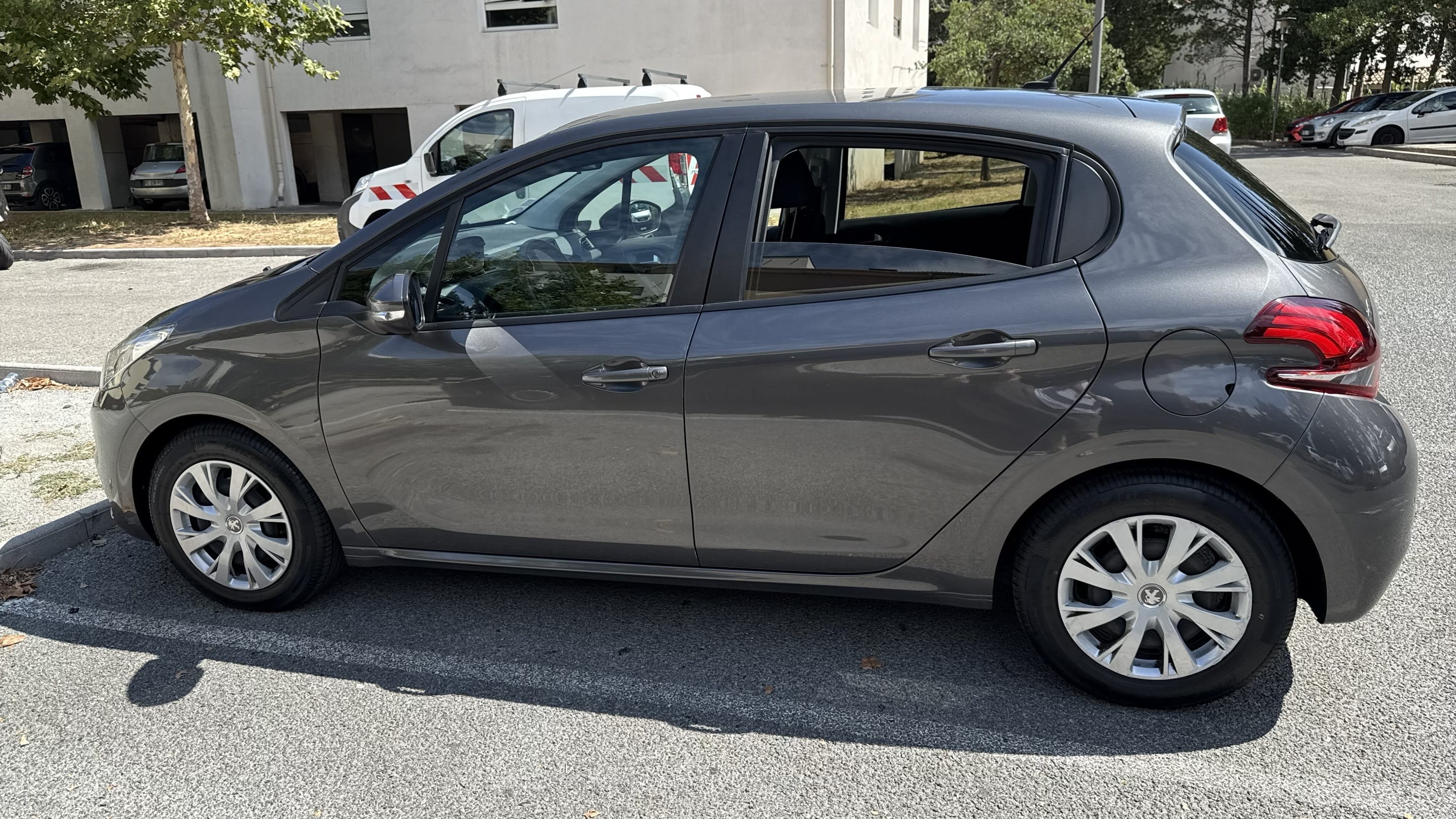 Peugeot 208 avec Climatisation