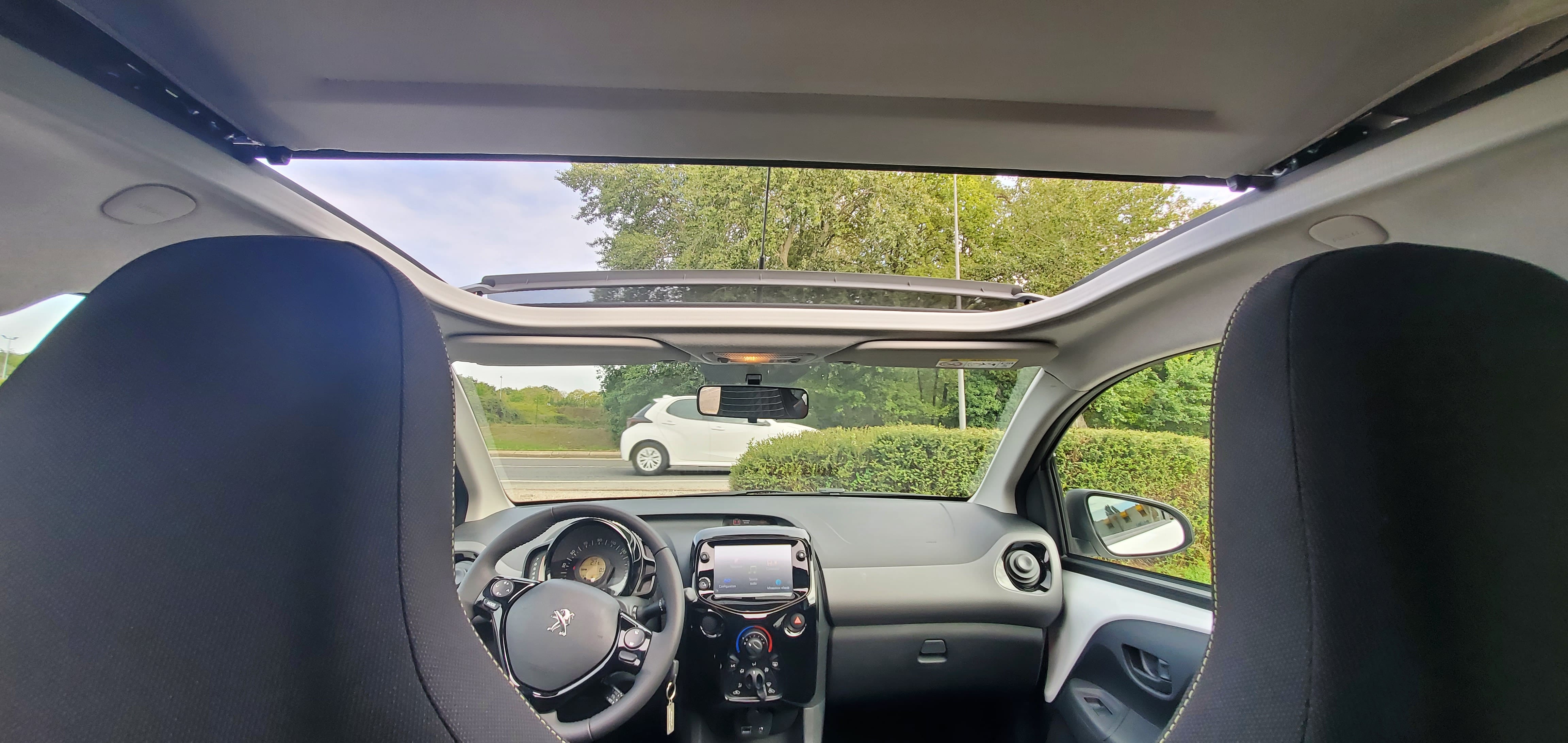 Peugeot 108 avec Apple CarPlay