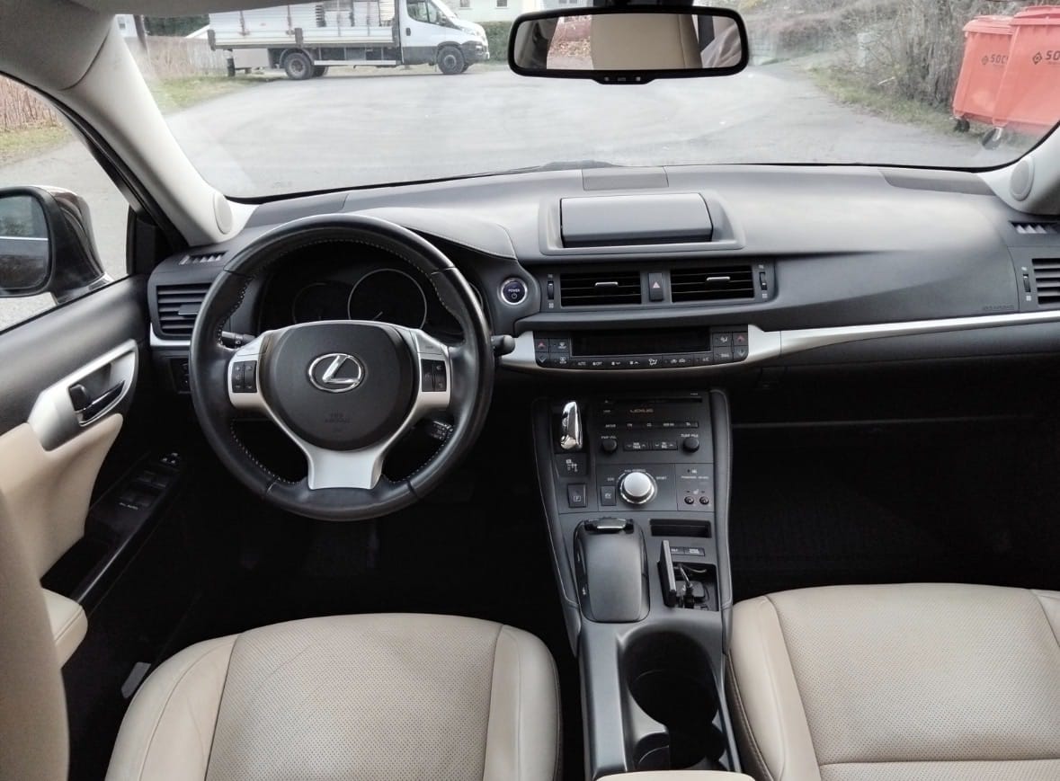 Lexus CT 200h med Bluetooth audio