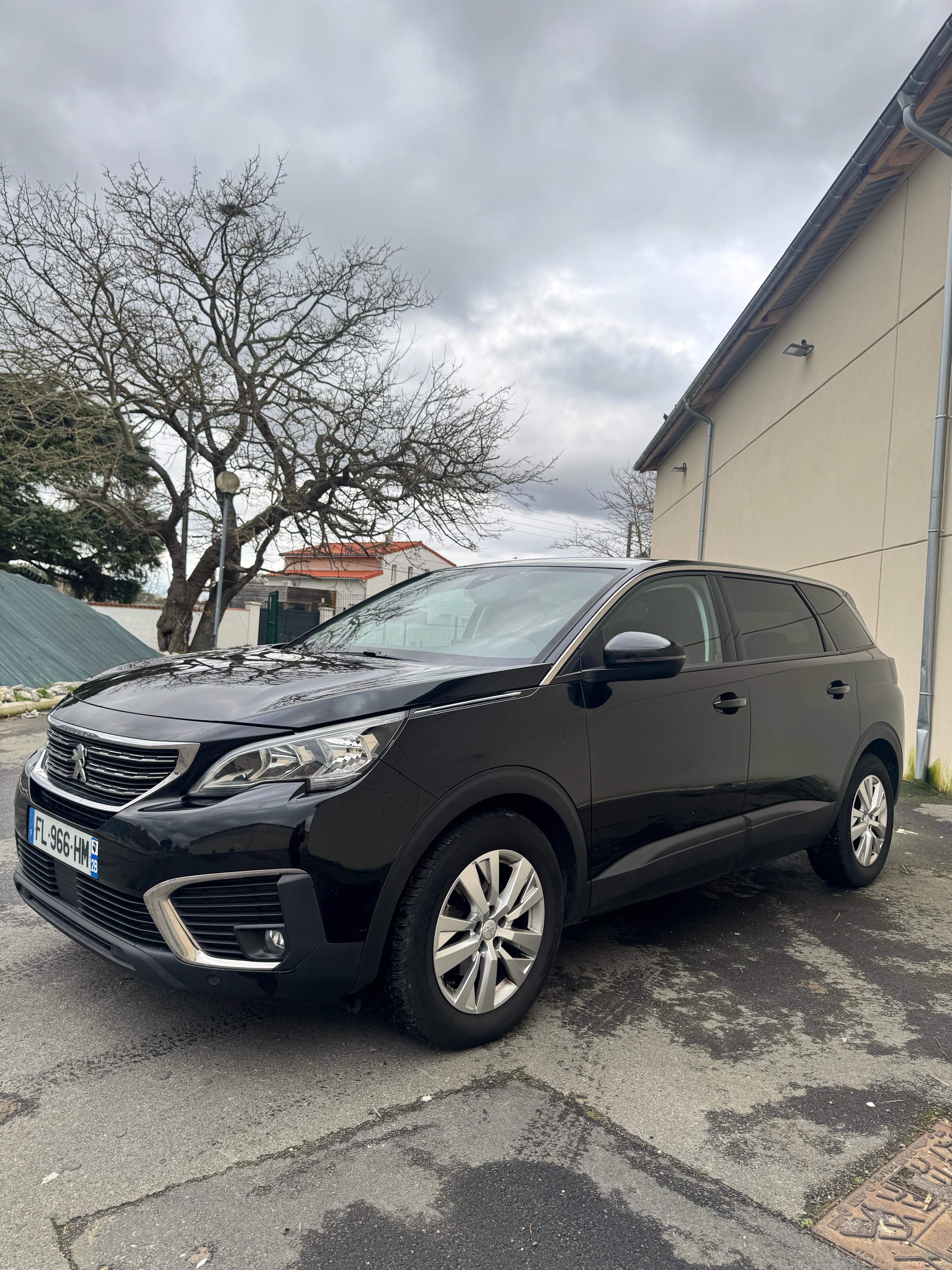 Peugeot 5008, 2019, Diesel, automatique, 7 places