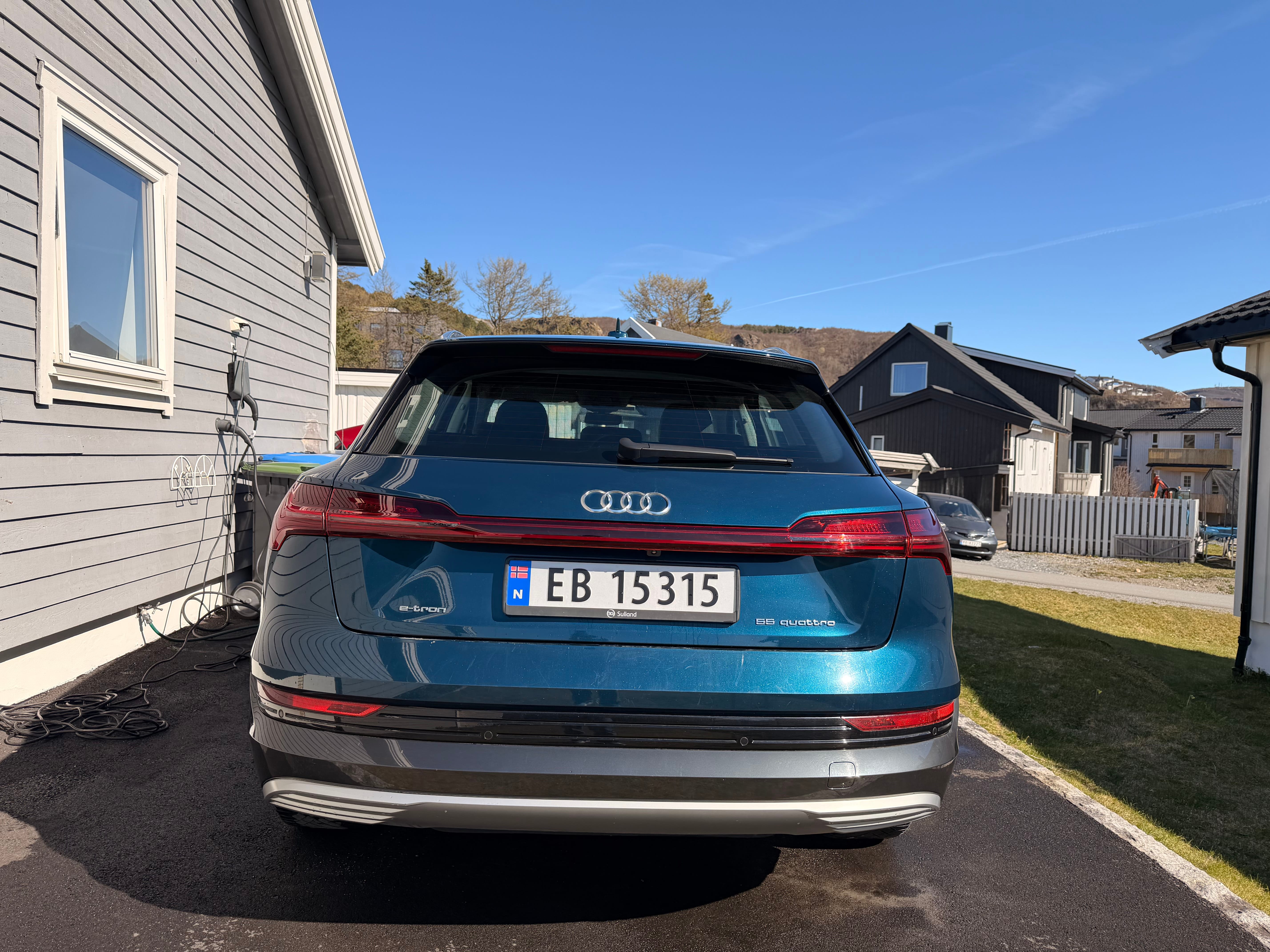 Audi e-tron with Backup camera
