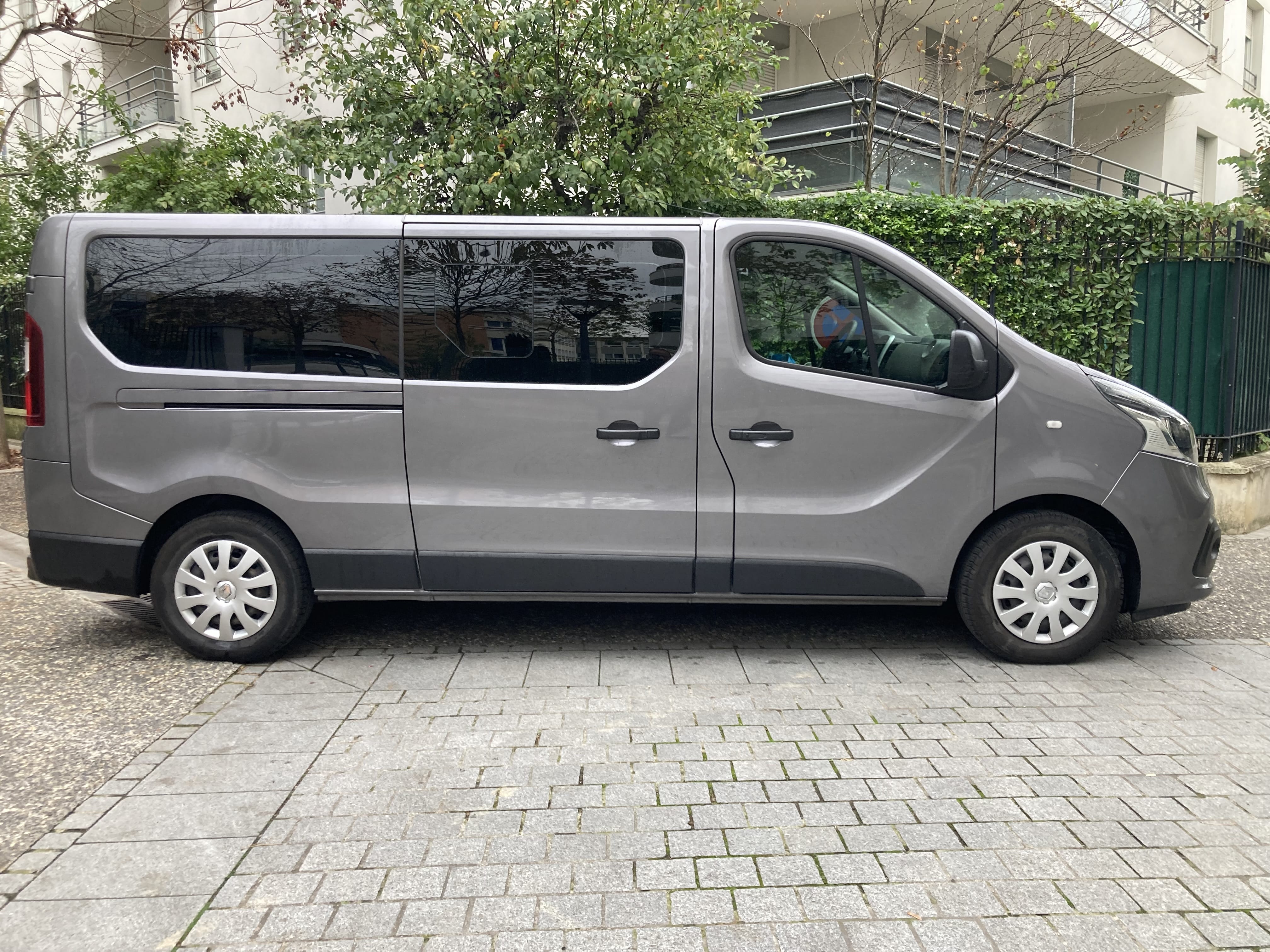 Renault Trafic Passenger  Pneus neiges 1.6 HDI 9 Places et Grand coffre avec Climatisation
