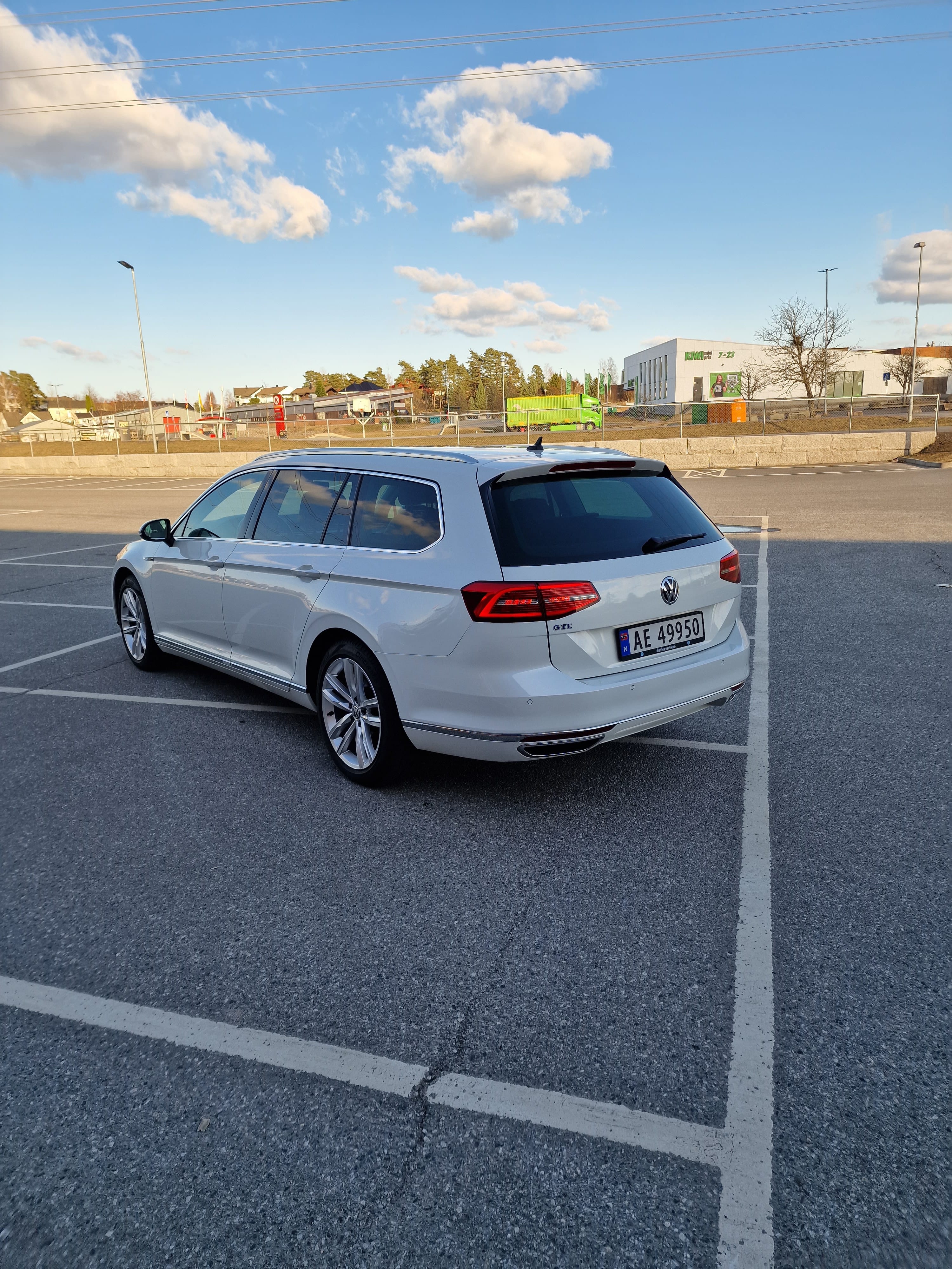 Volkswagen Passat GTE med GPS