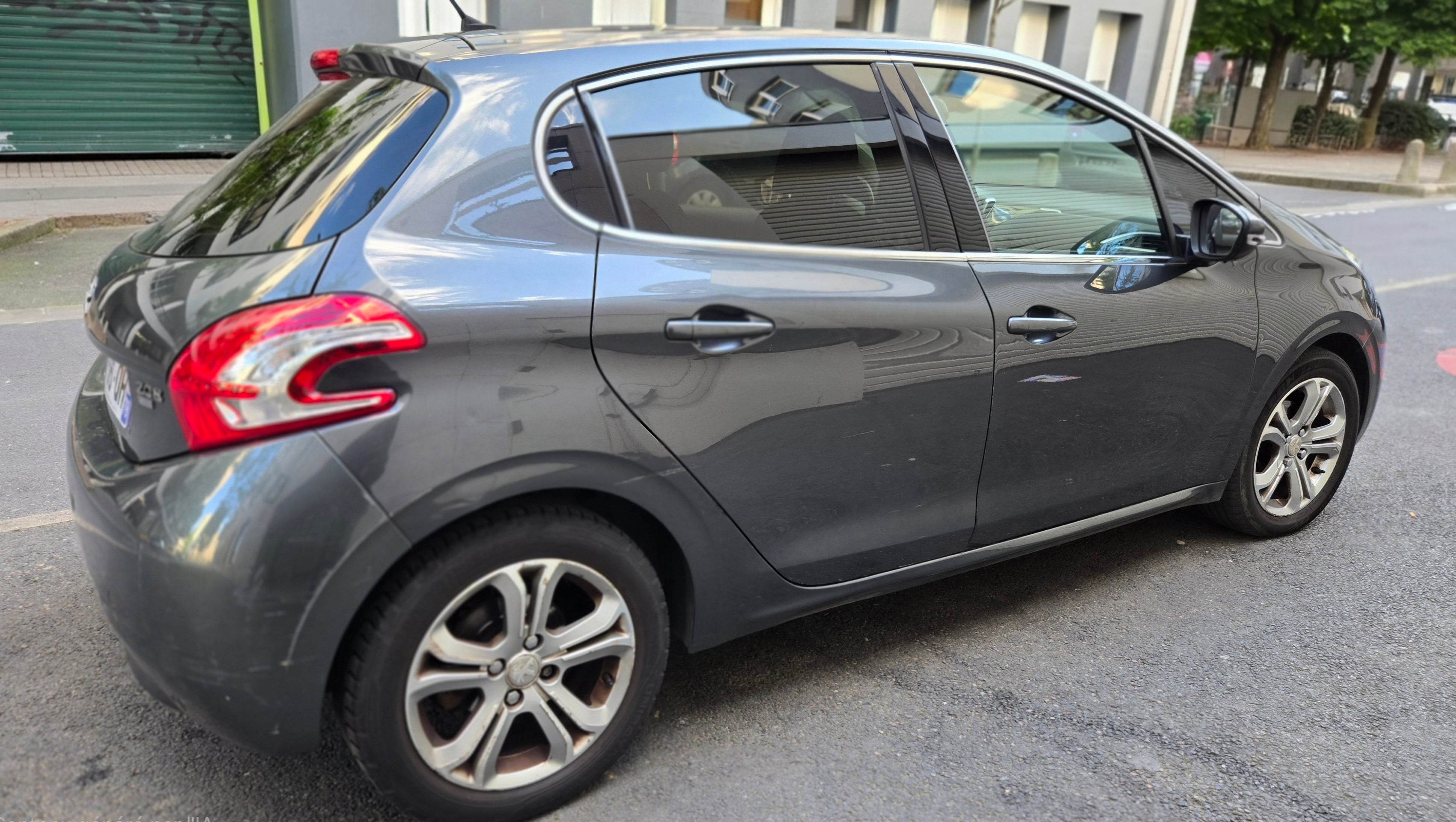 Peugeot 208 avec Climatisation
