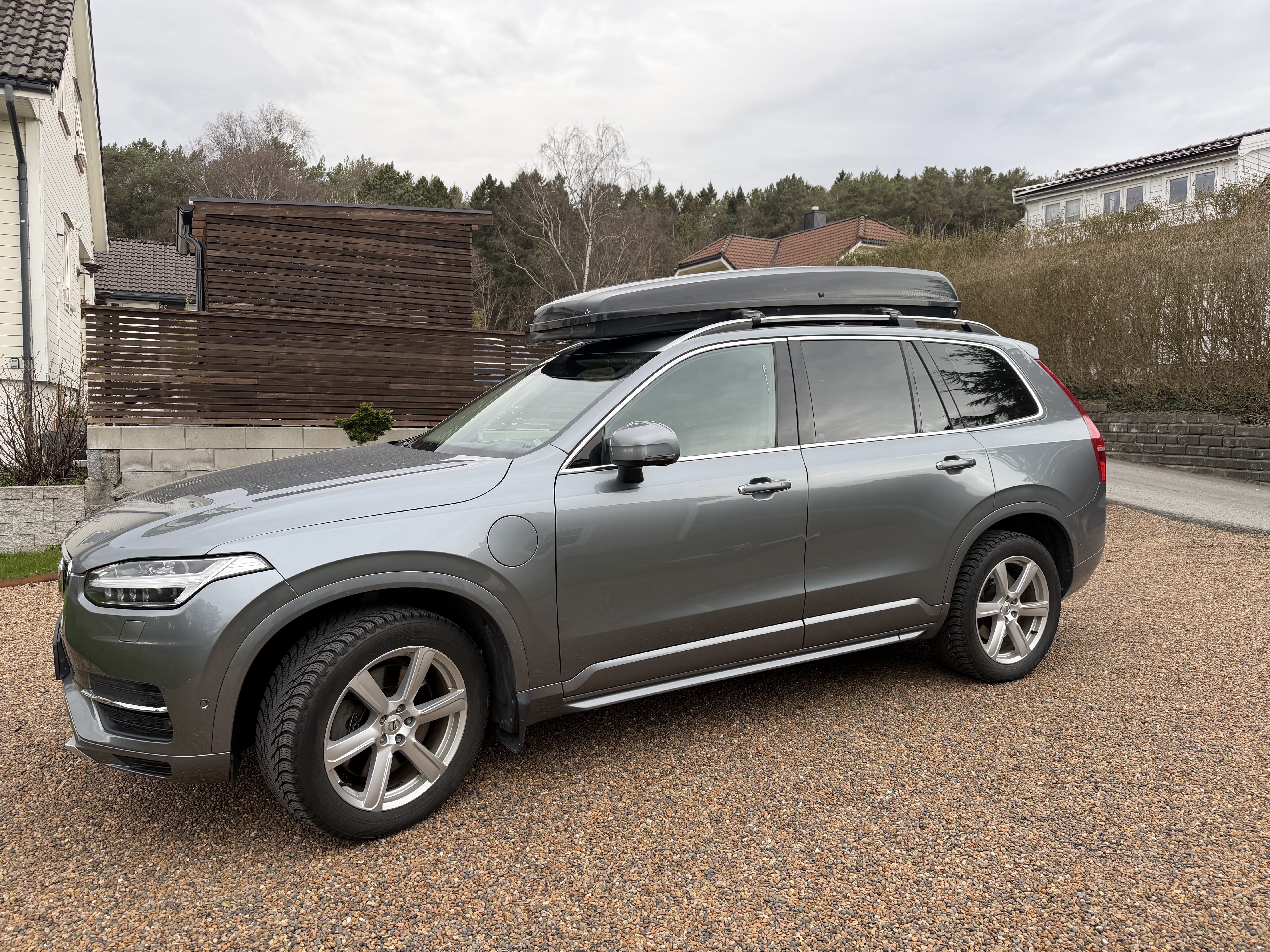 Volvo XC90 T8 Twin Engine with Bluetooth audio