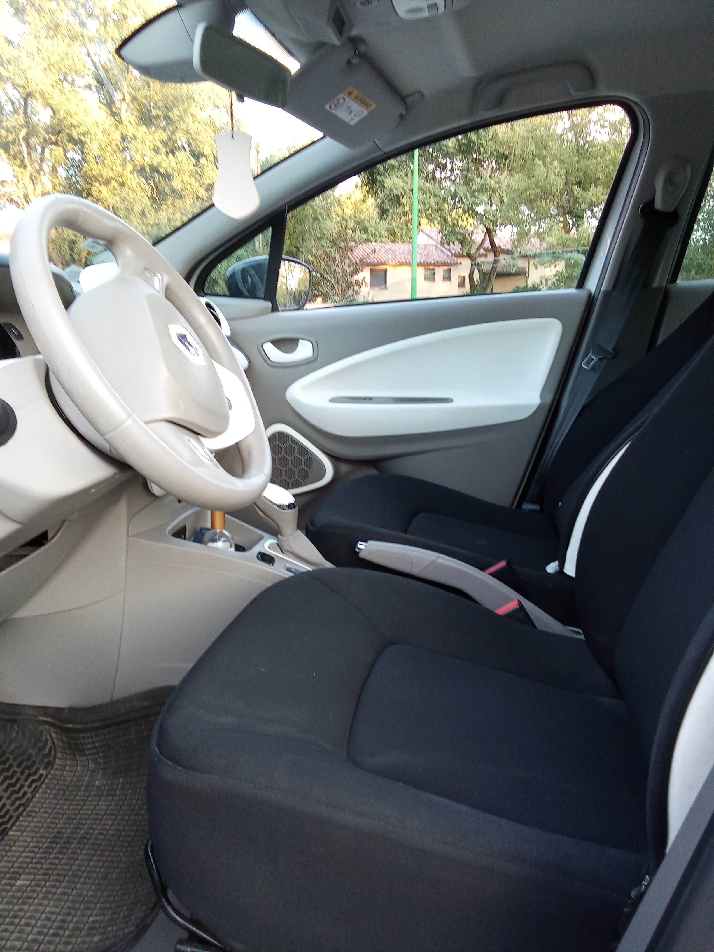 Renault ZOE Électrique avec GPS