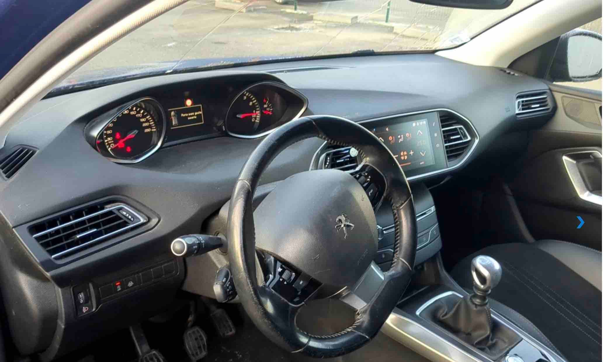 Peugeot 308 avec GPS