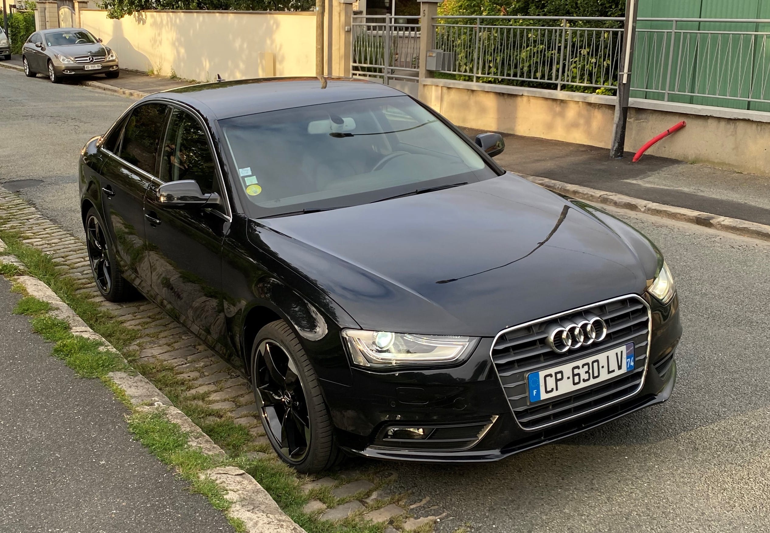 Audi A4 B8 2.0 TDI avec Audio Bluetooth