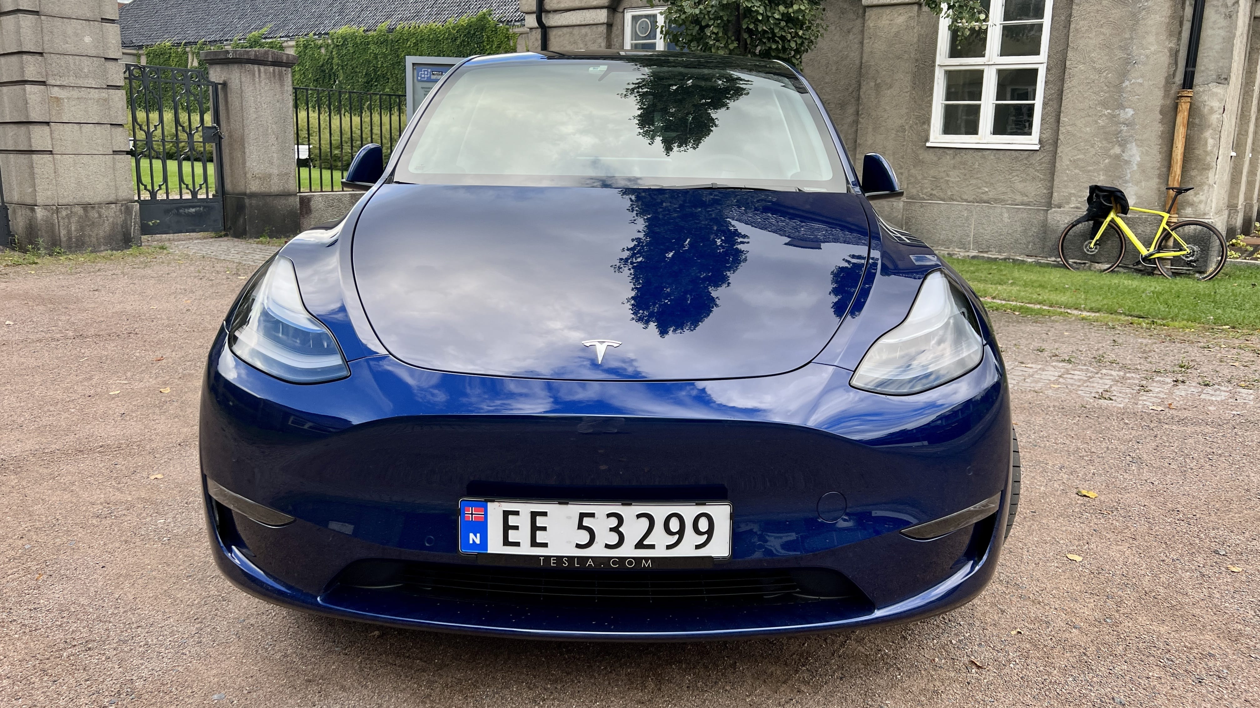 Tesla Model Y Long Range med Cruisekontroll