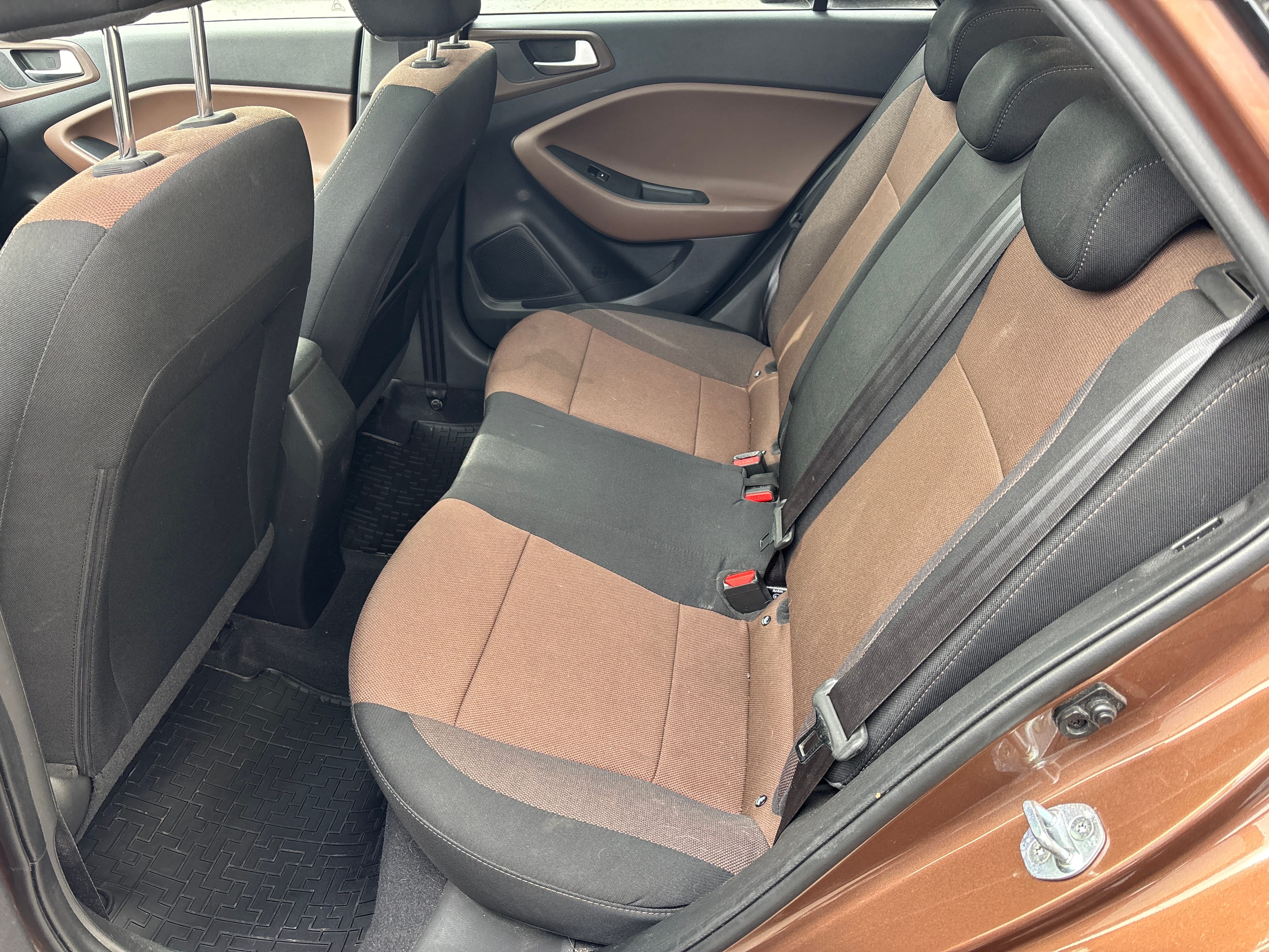 Hyundai i20 Brun 5 seter