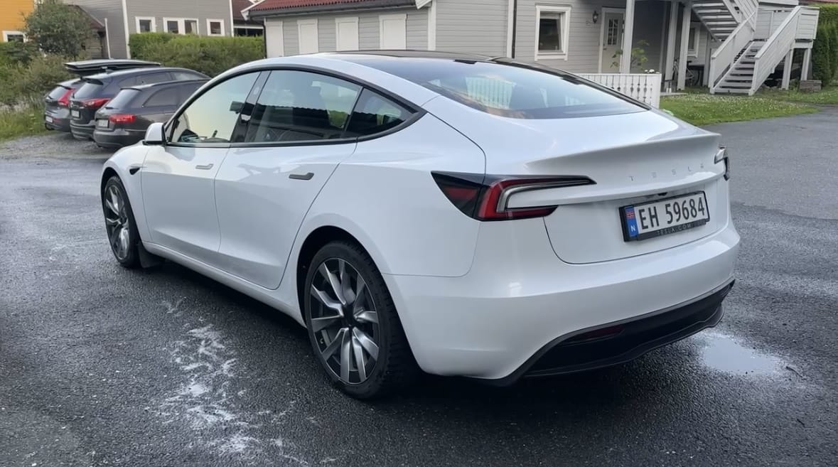 Tesla Model 3 med GPS